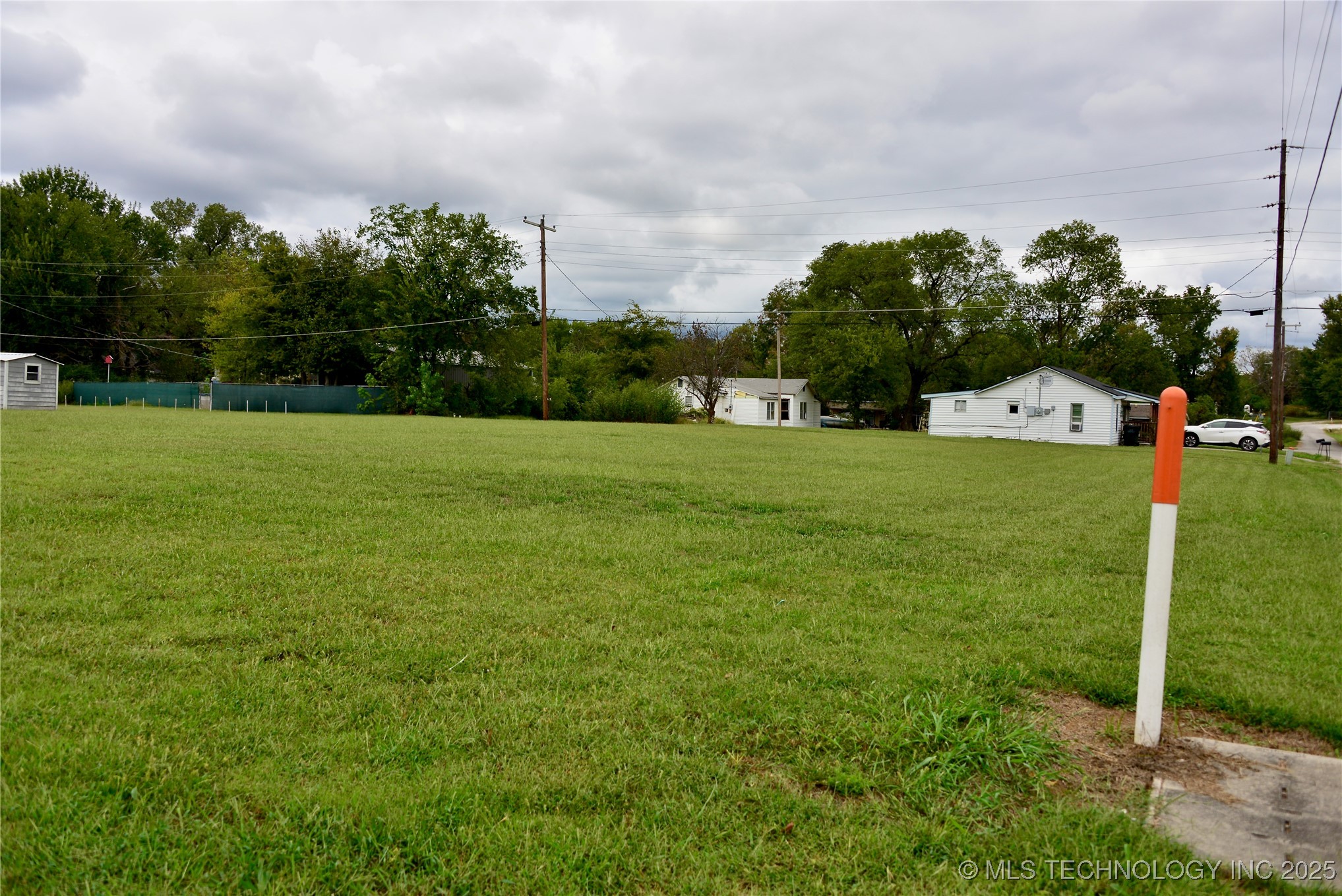 512 E Trudgeon Street Property Photo 6