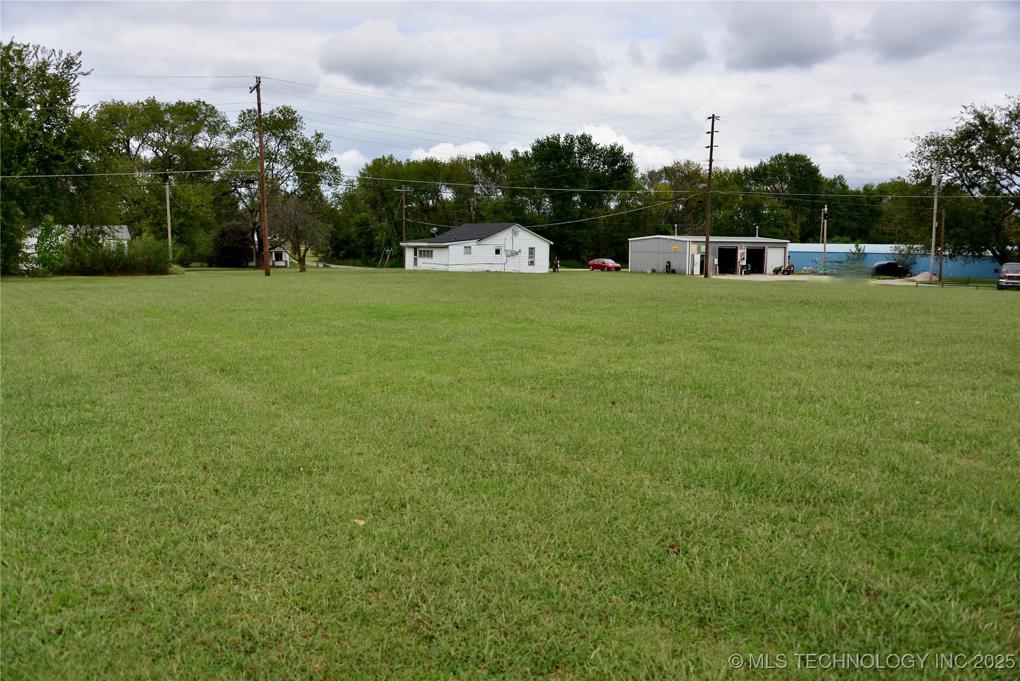 512 E Trudgeon Street Property Photo 7