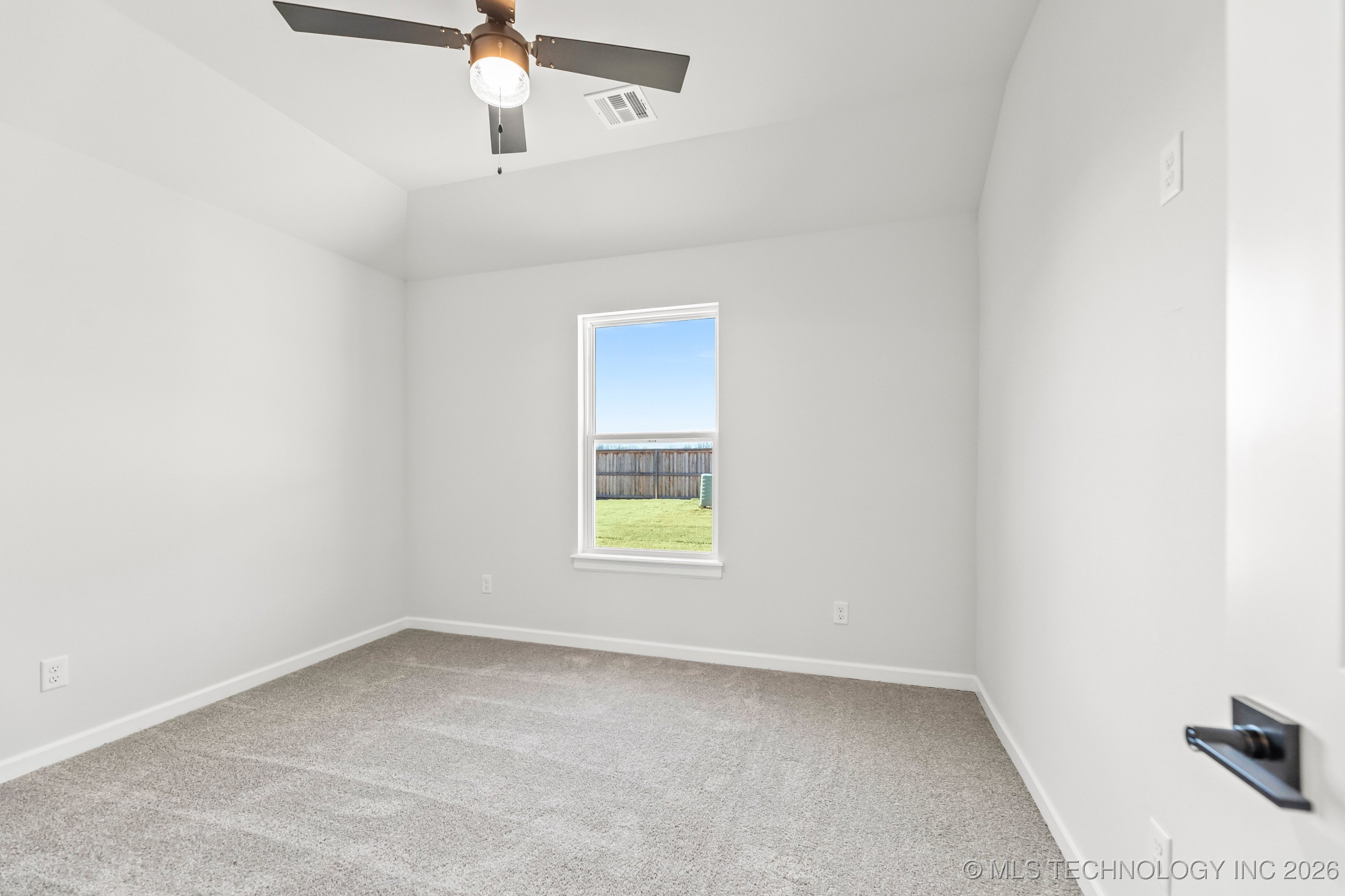 10876 S 279th East Avenue Property Photo 18