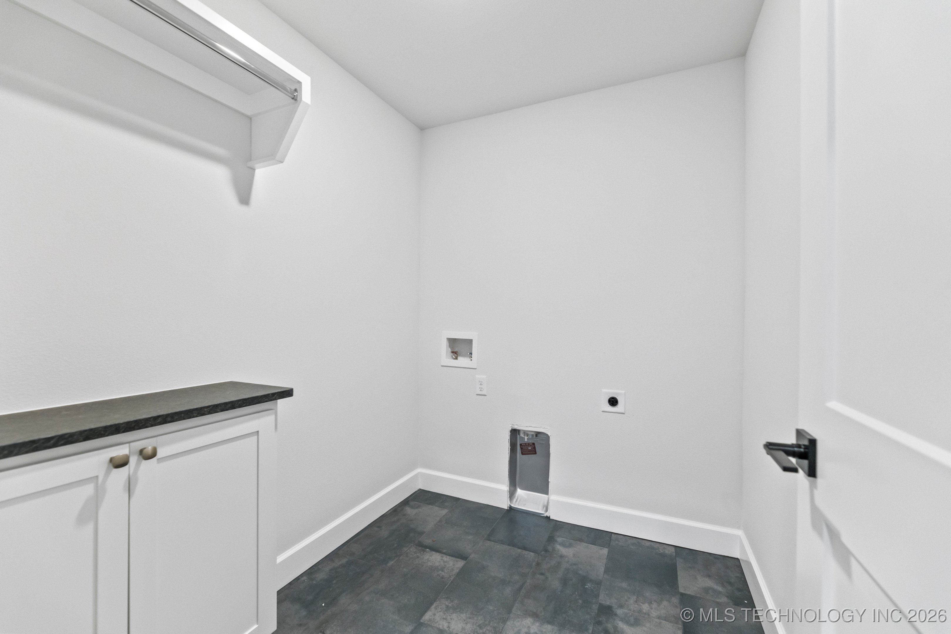 10876 S 279th East Avenue Property Photo 27