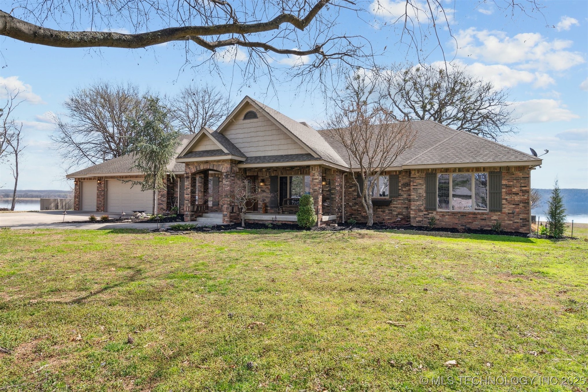 4592 E 480 Road Property Photo 1