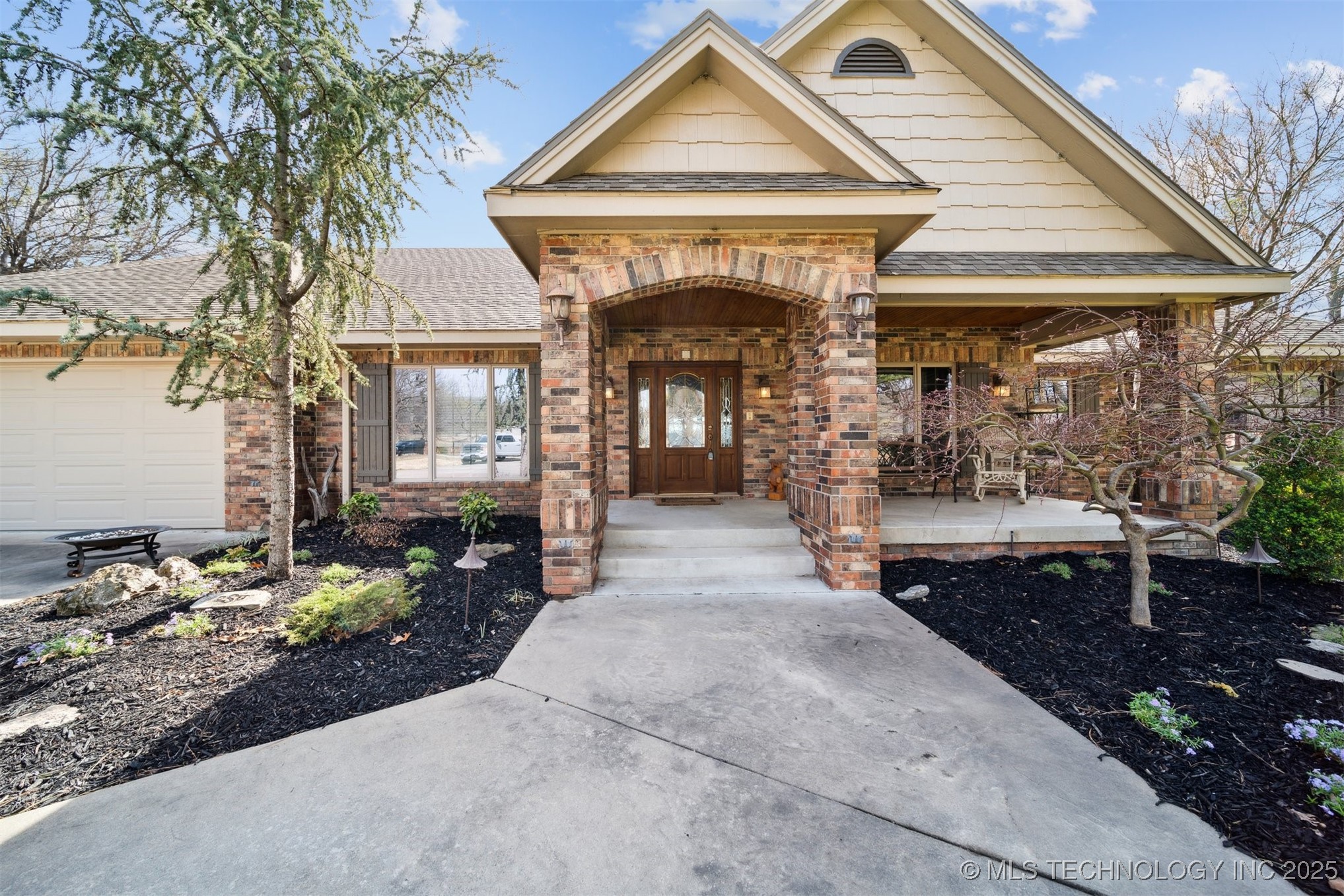 4592 E 480 Road Property Photo 3