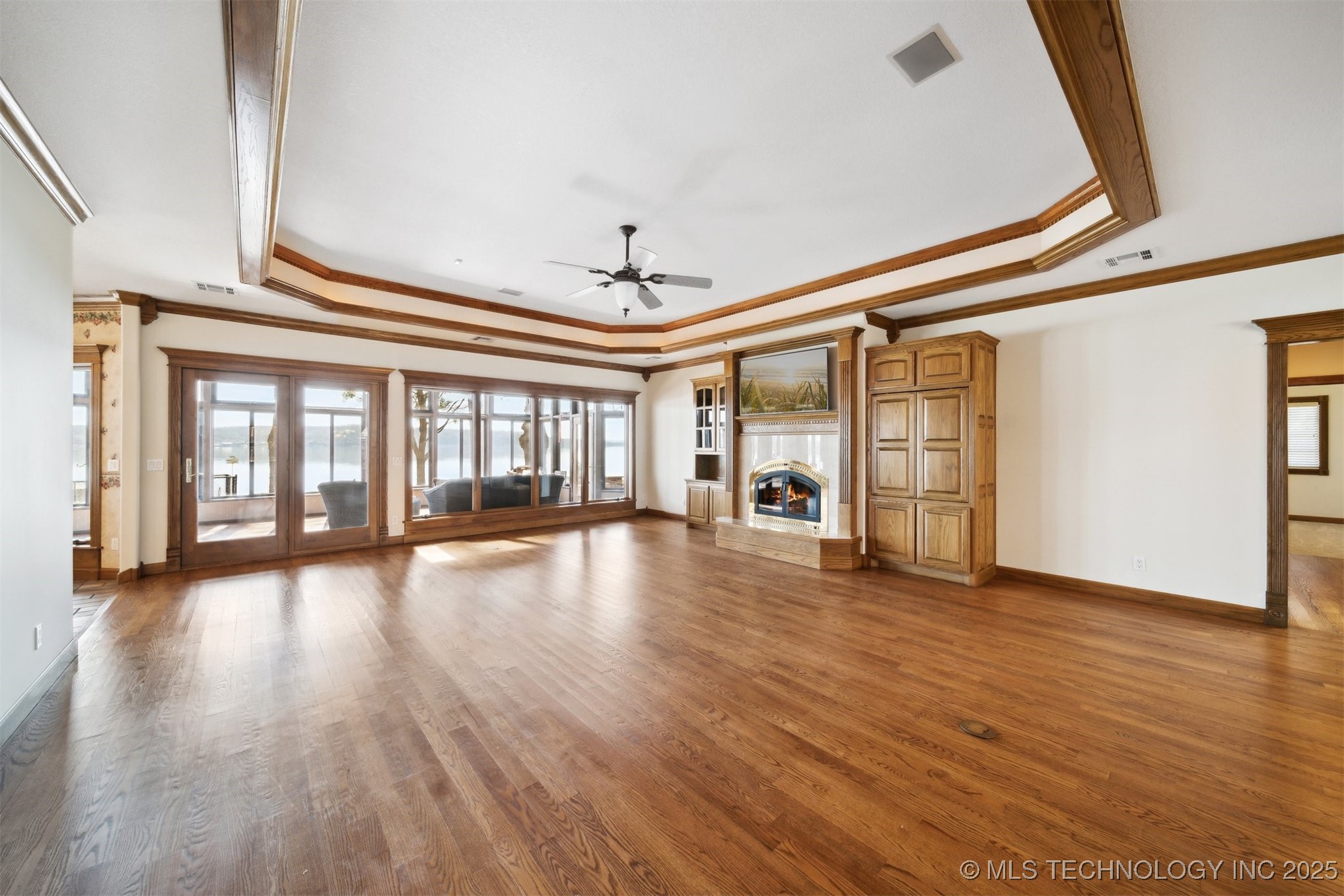 4592 E 480 Road Property Photo 5