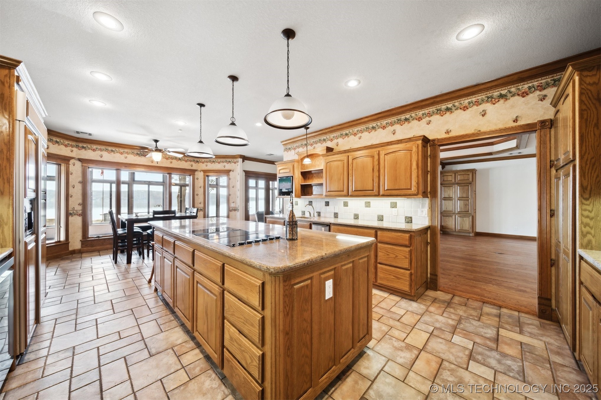 4592 E 480 Road Property Photo 16