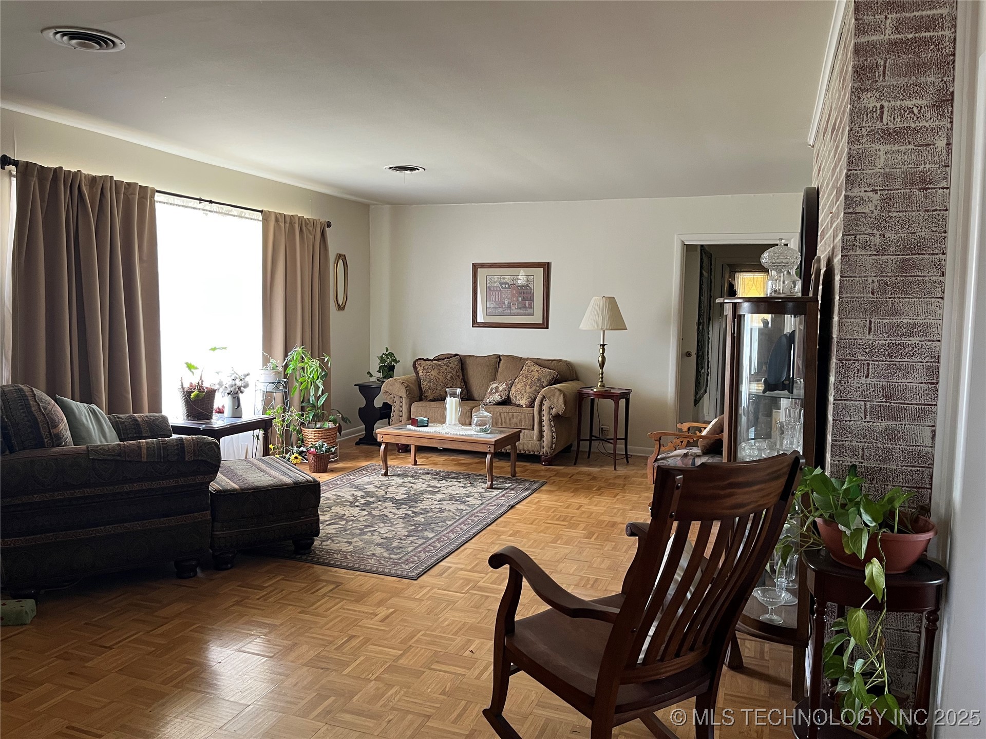 201 Rose Lane Property Photo 3