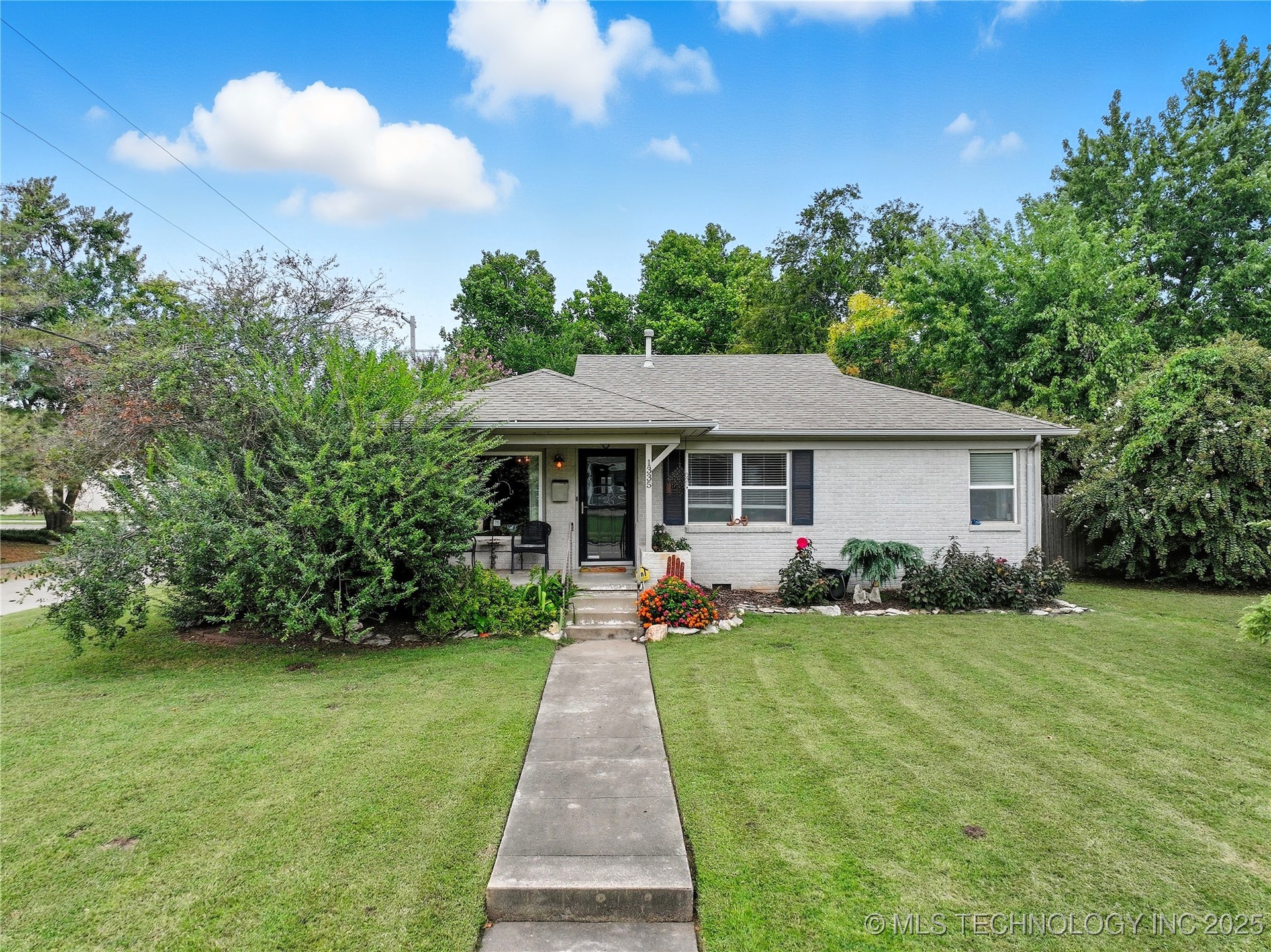 1335 E 45th Street Property Photo 1