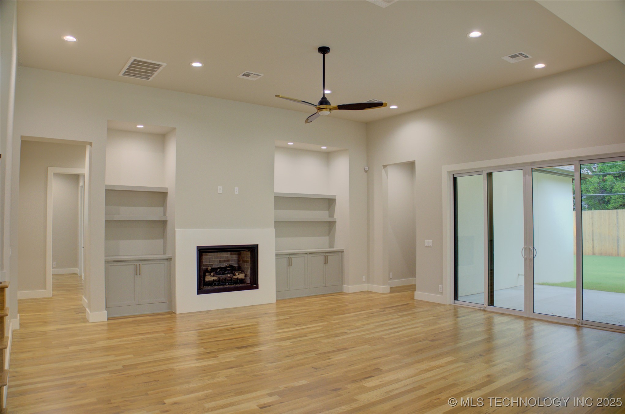 211 E 34th Street Property Photo 7