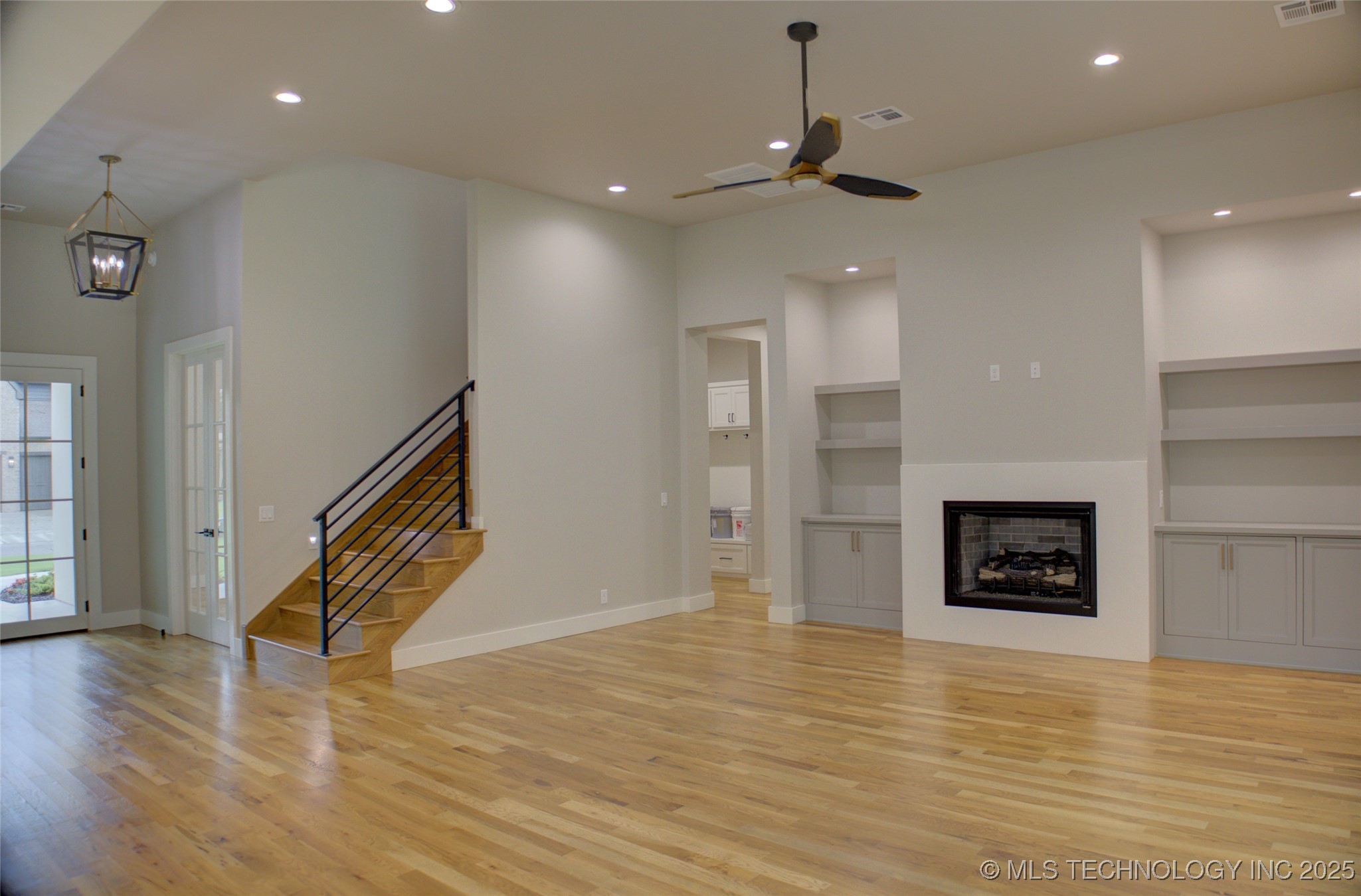 211 E 34th Street Property Photo 8