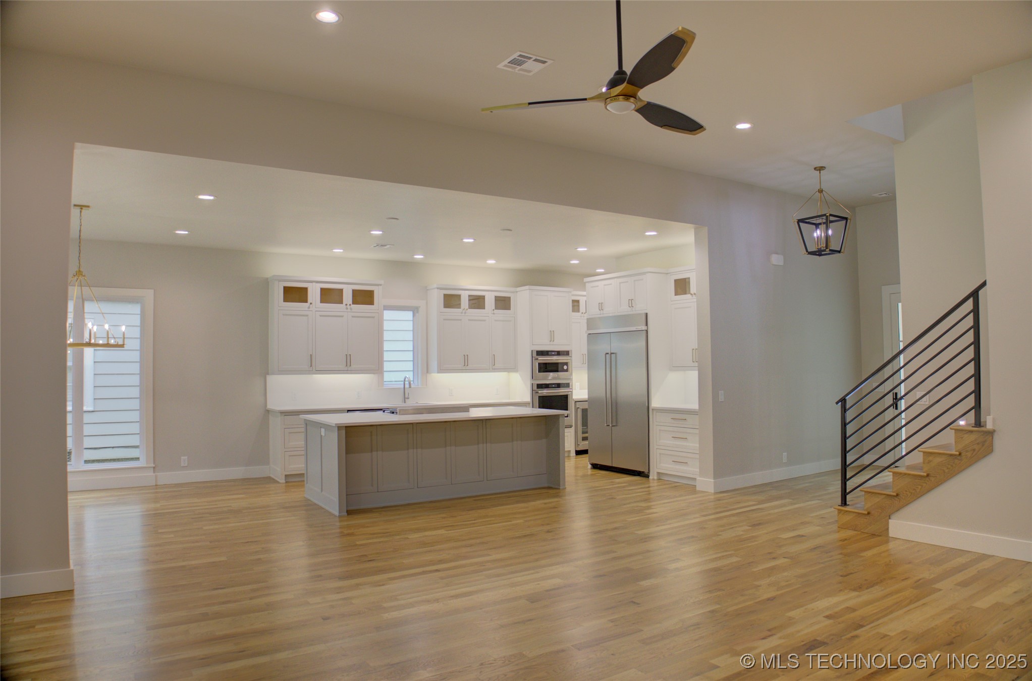 211 E 34th Street Property Photo 10