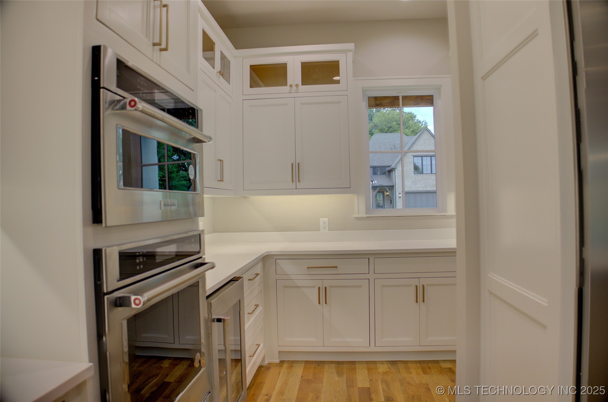 211 E 34th Street Property Photo 18