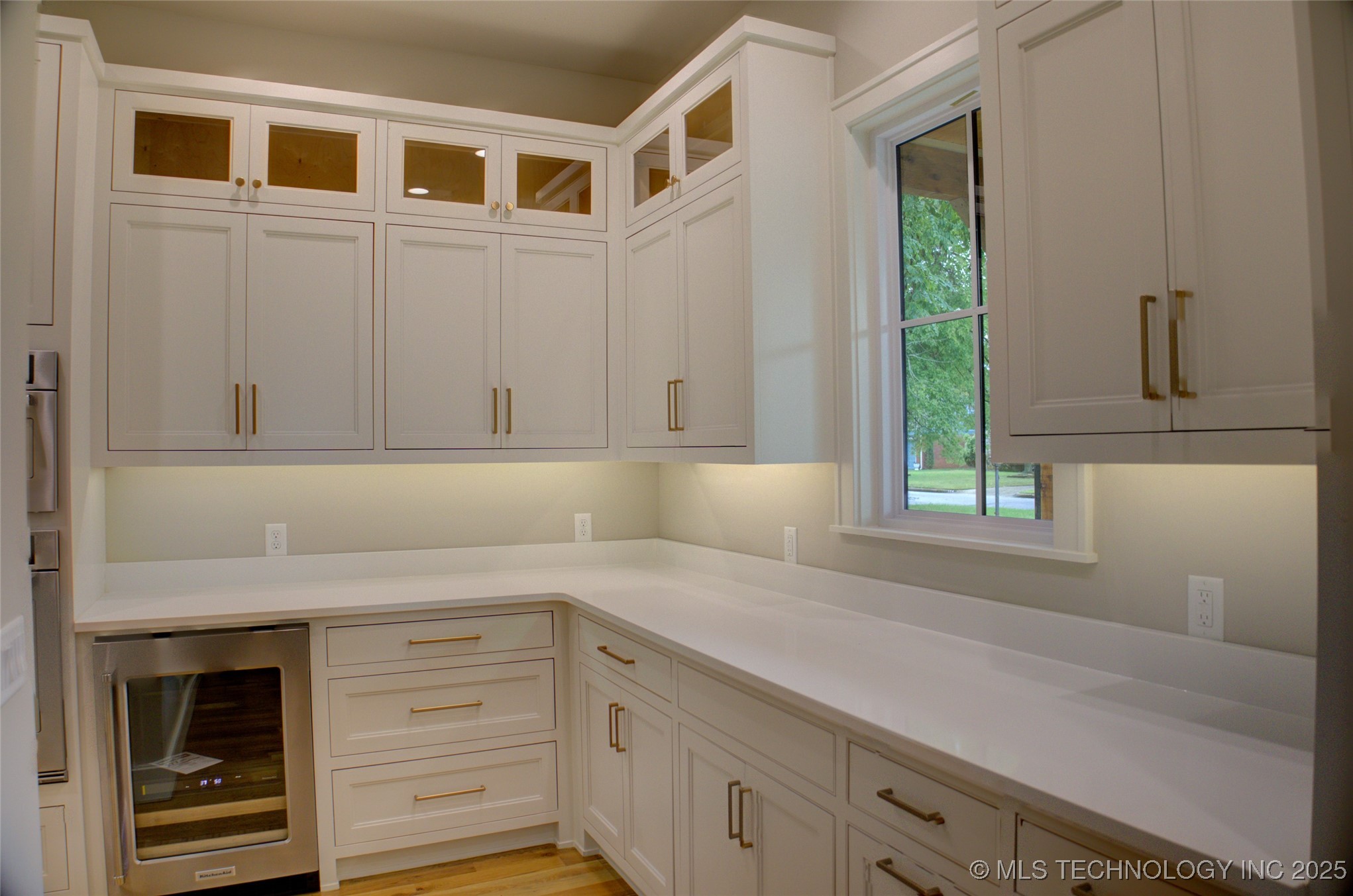 211 E 34th Street Property Photo 20