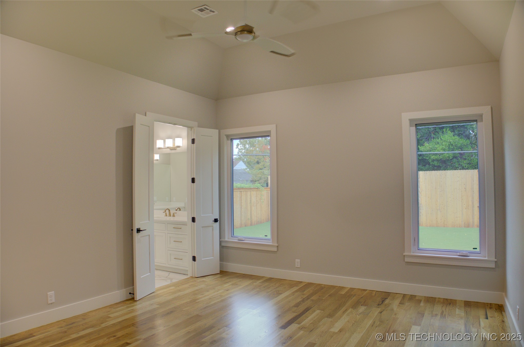 211 E 34th Street Property Photo 26