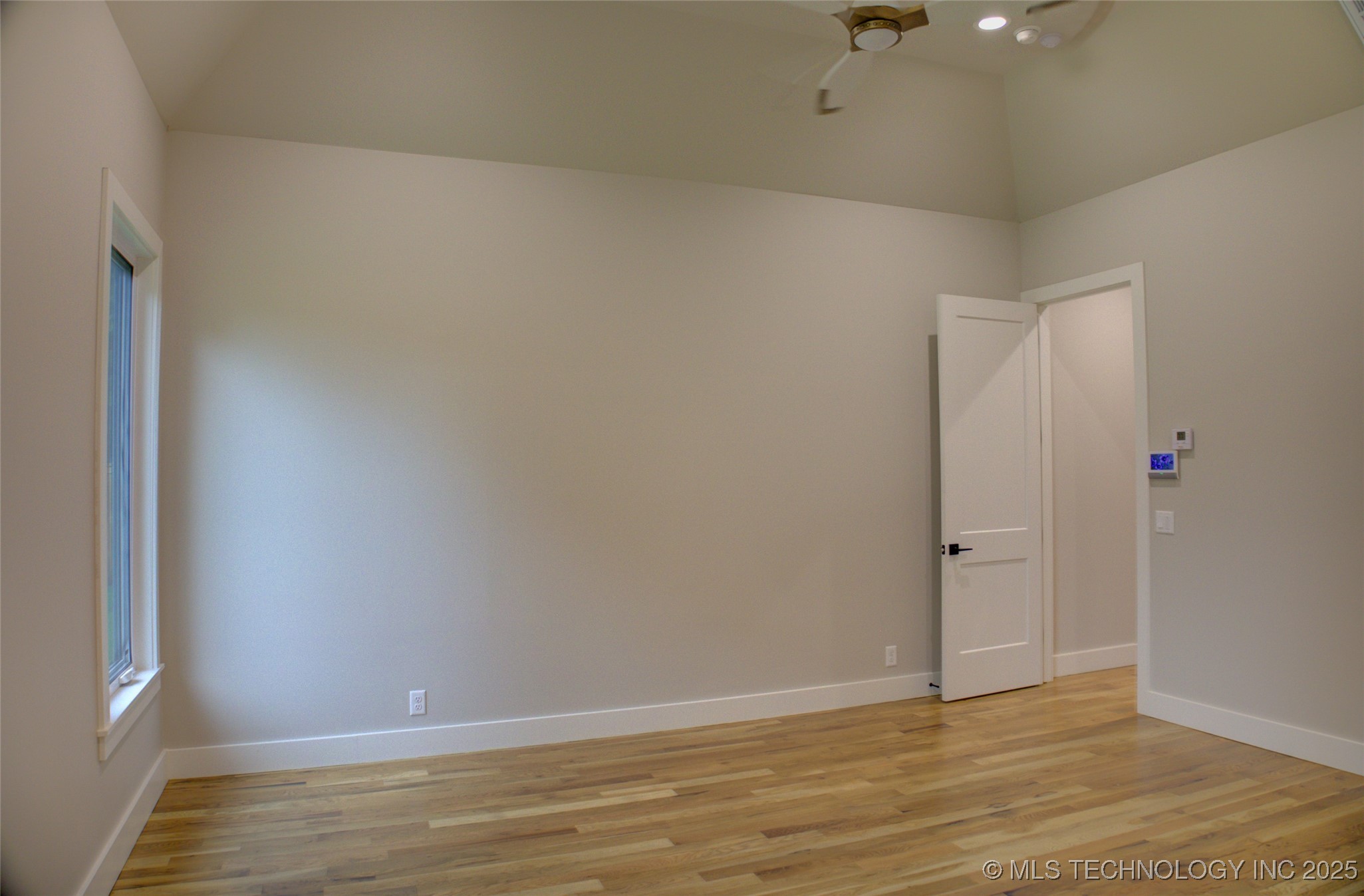 211 E 34th Street Property Photo 28