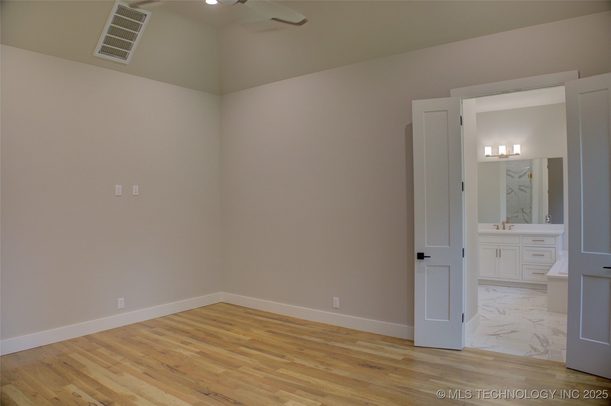 211 E 34th Street Property Photo 29