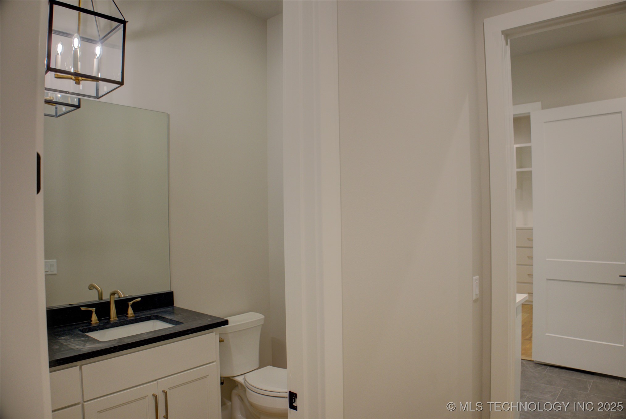 211 E 34th Street Property Photo 40