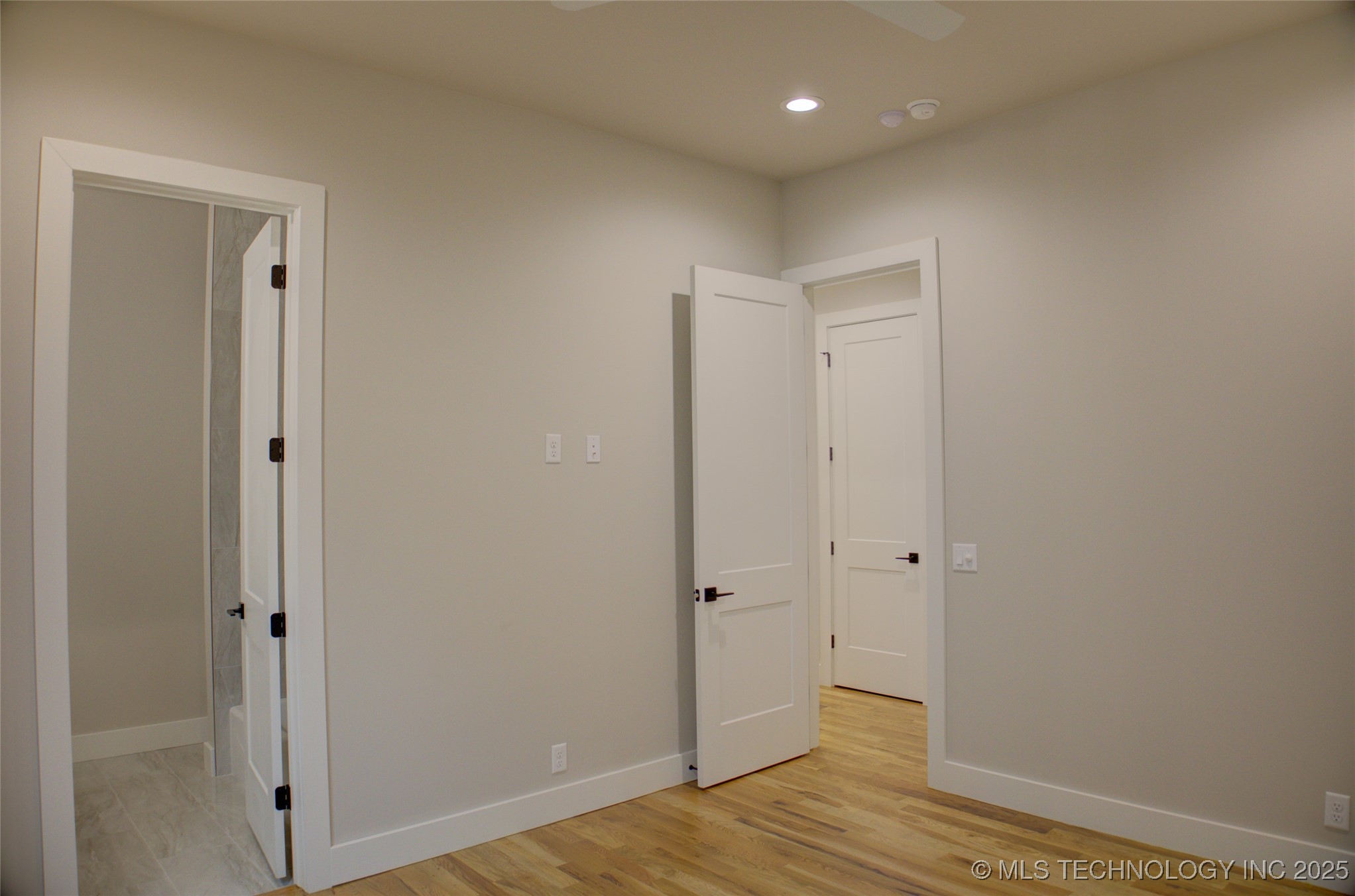 211 E 34th Street Property Photo 45