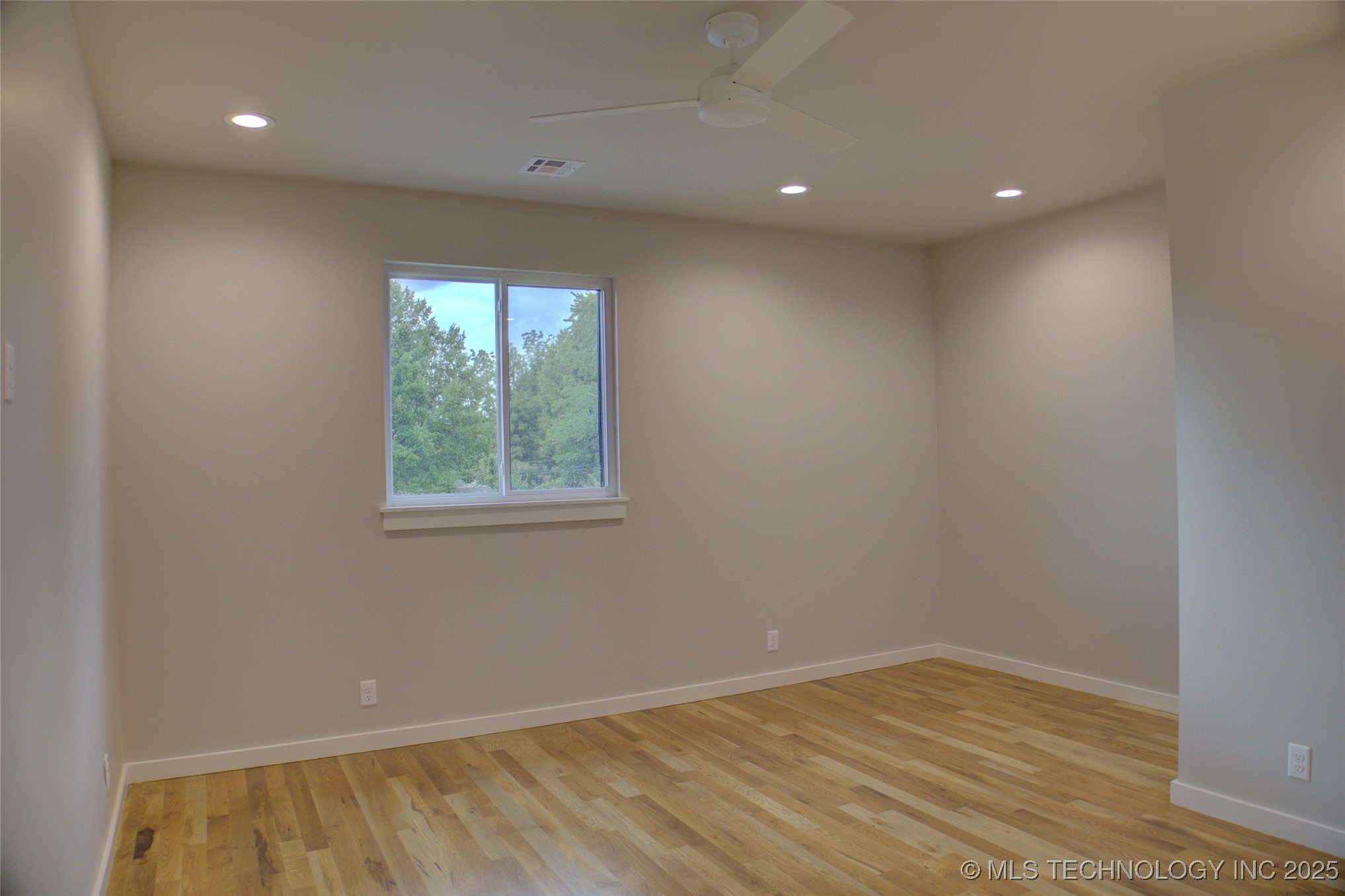 211 E 34th Street Property Photo 51