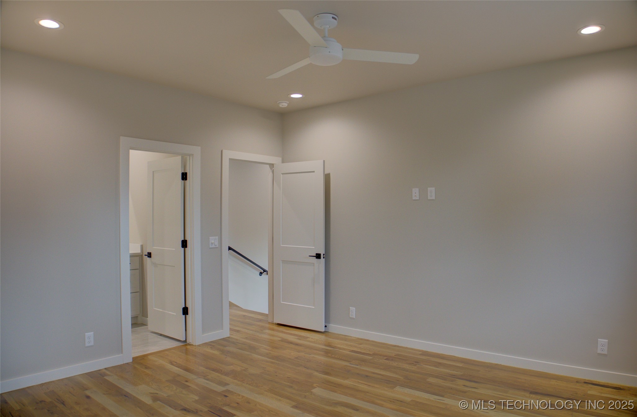 211 E 34th Street Property Photo 53