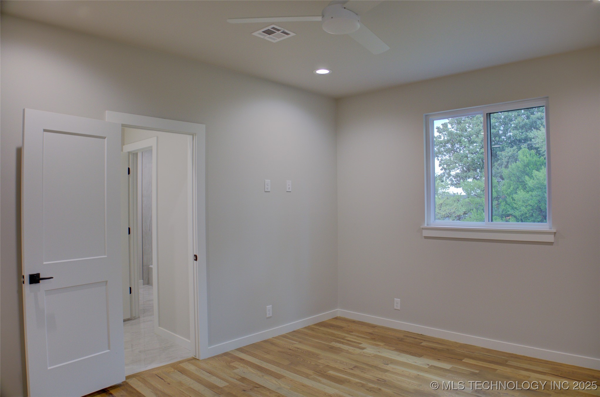 211 E 34th Street Property Photo 57