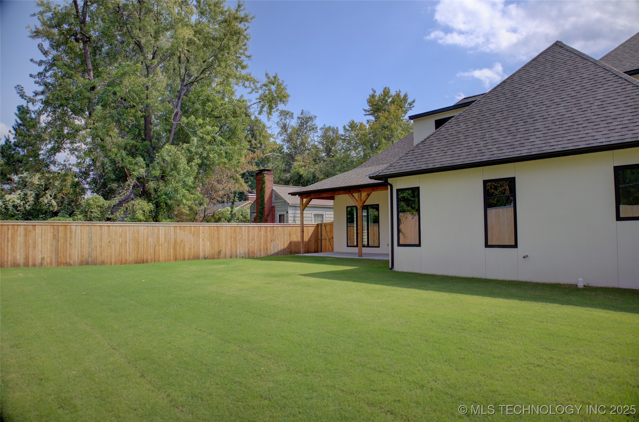 211 E 34th Street Property Photo 64