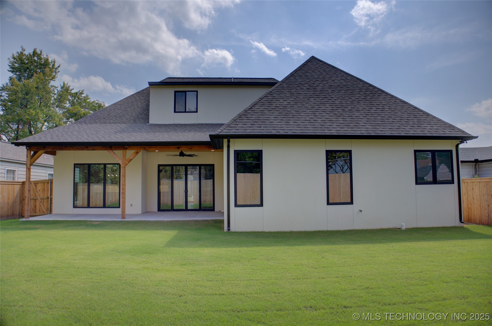 211 E 34th Street Property Photo 65