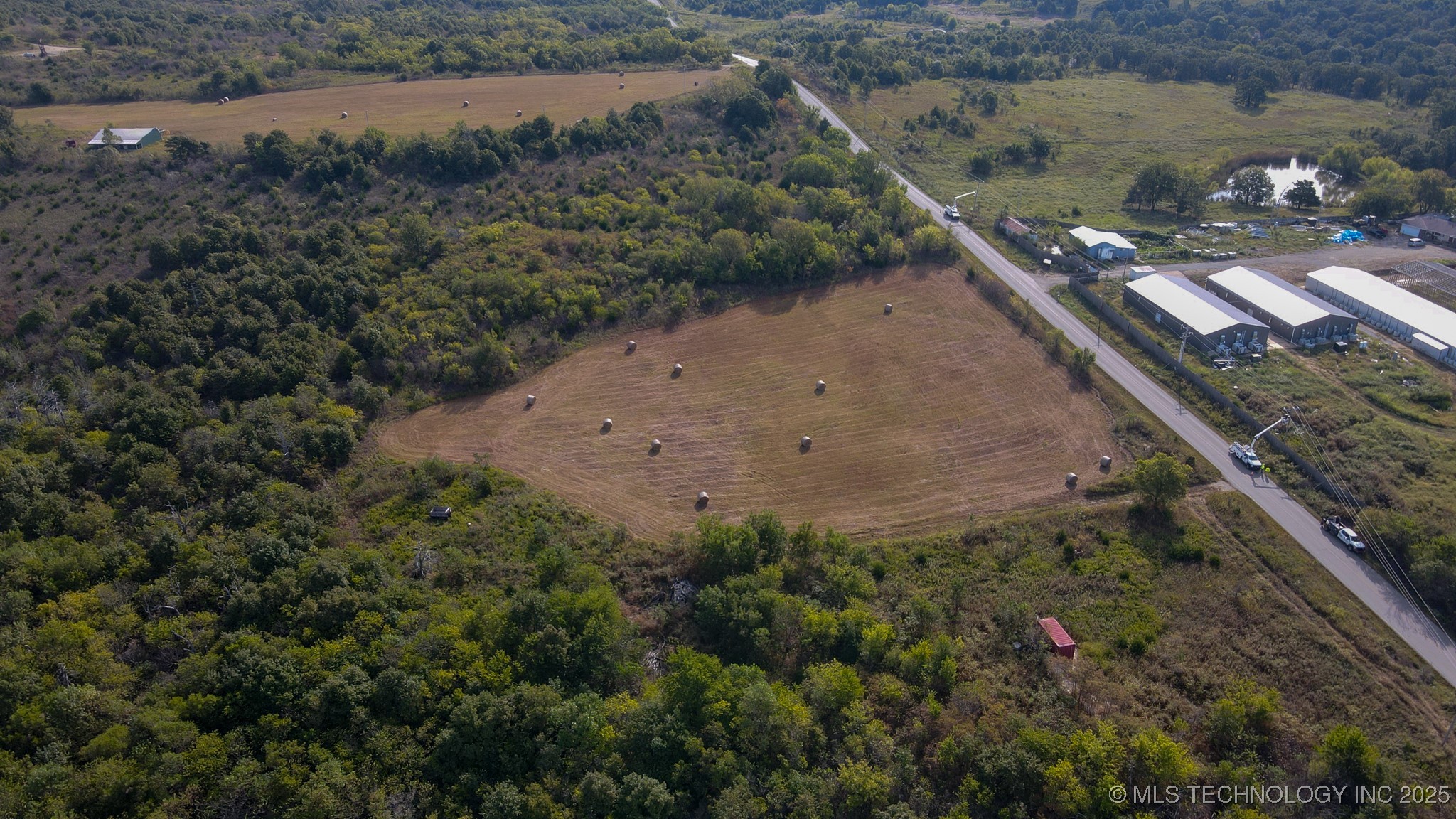 368795 E 5700 Road Property Photo 6