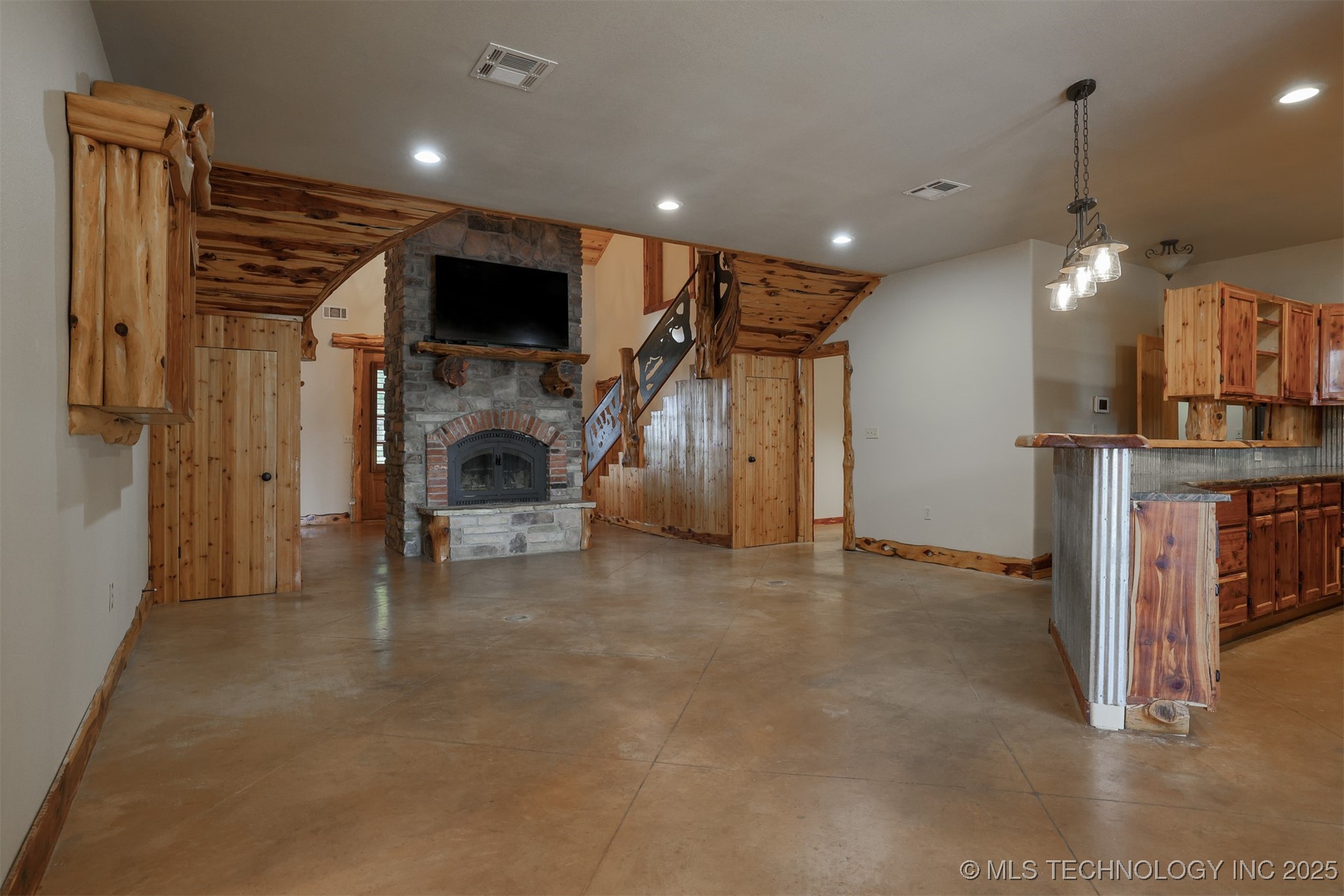 1488 N 429 Road Property Photo 9