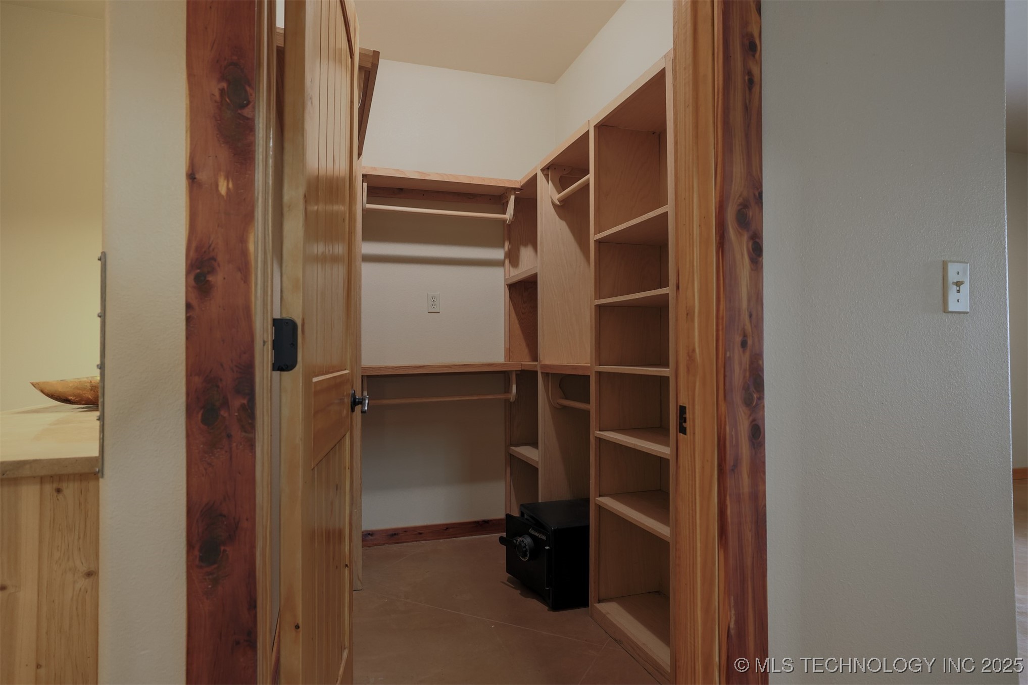 1488 N 429 Road Property Photo 23