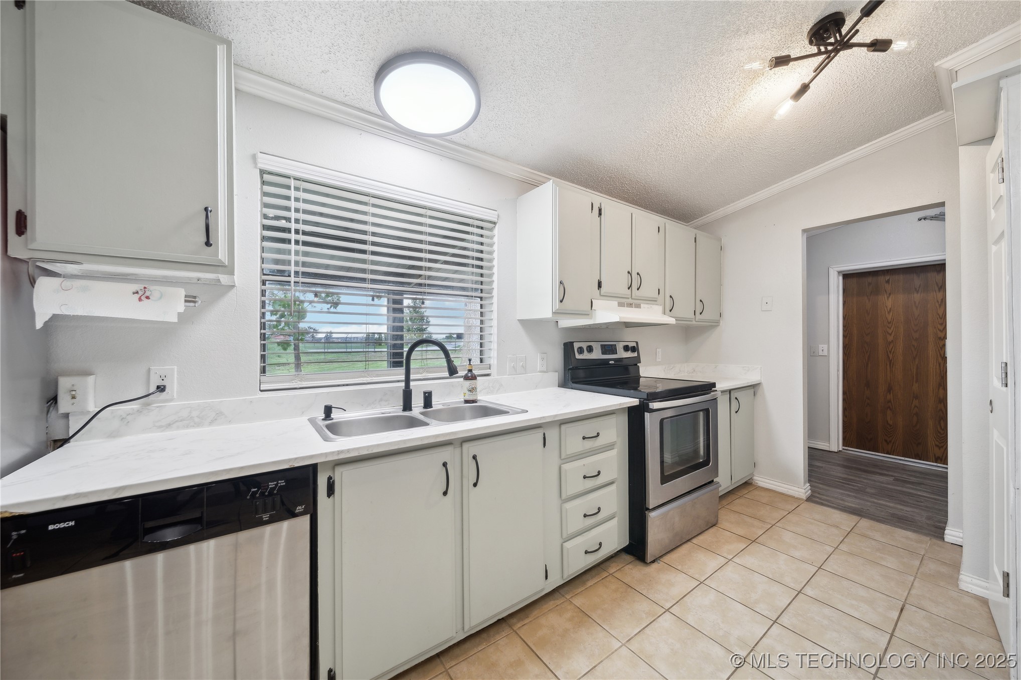 10246 Hectorville Road Property Photo 11