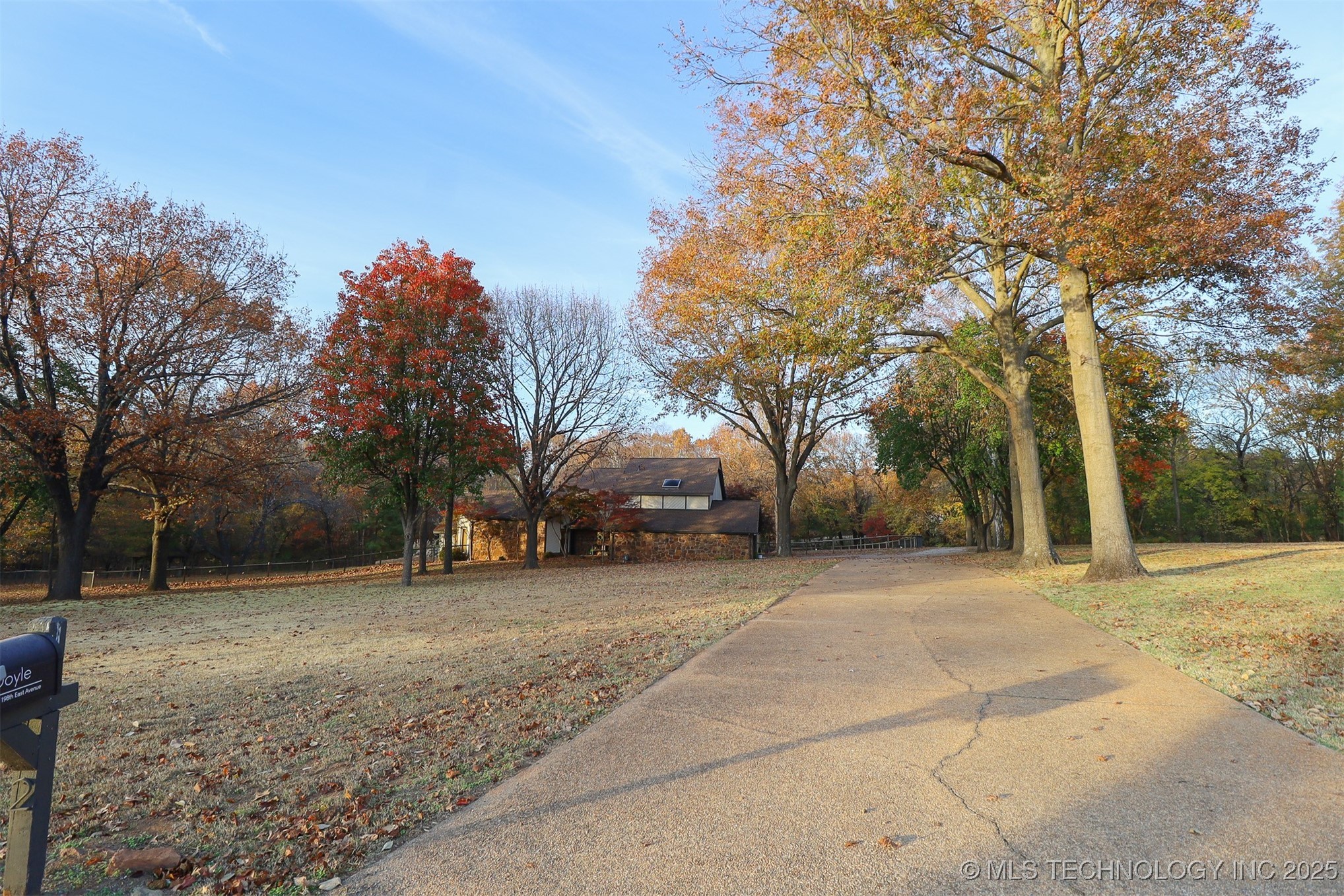 13933 S 198th East Avenue Property Photo 6