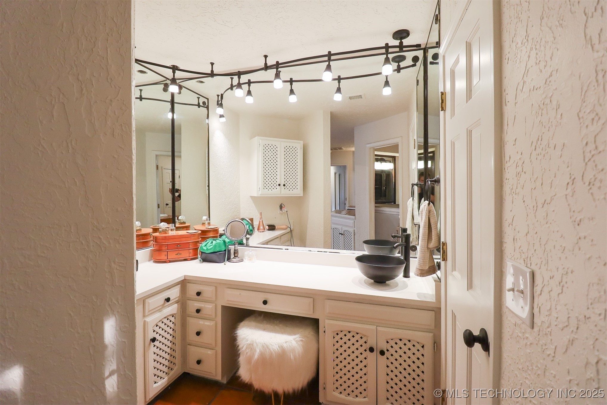 13933 S 198th East Avenue Property Photo 48