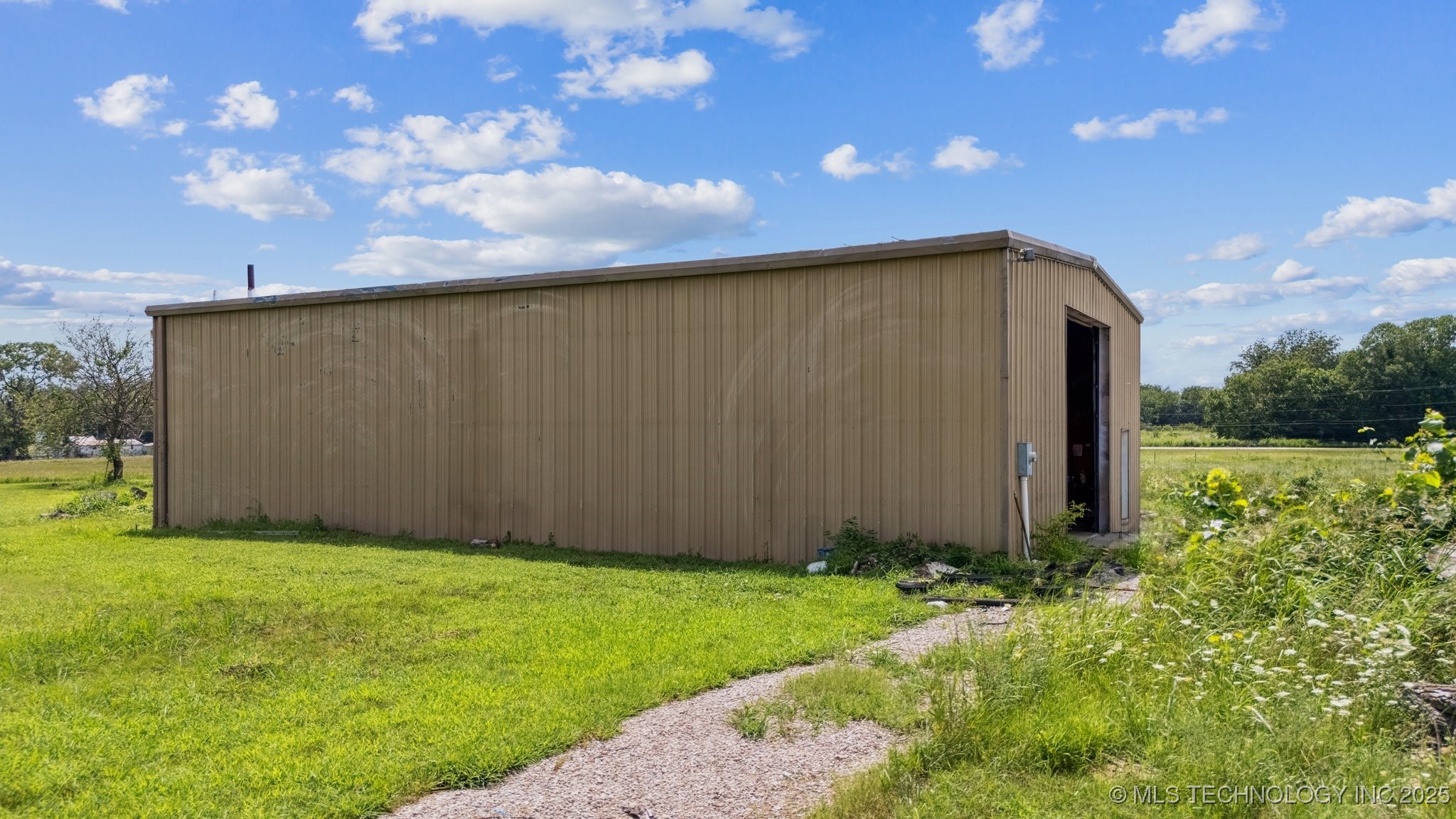 611 S Ash Street Property Photo 5