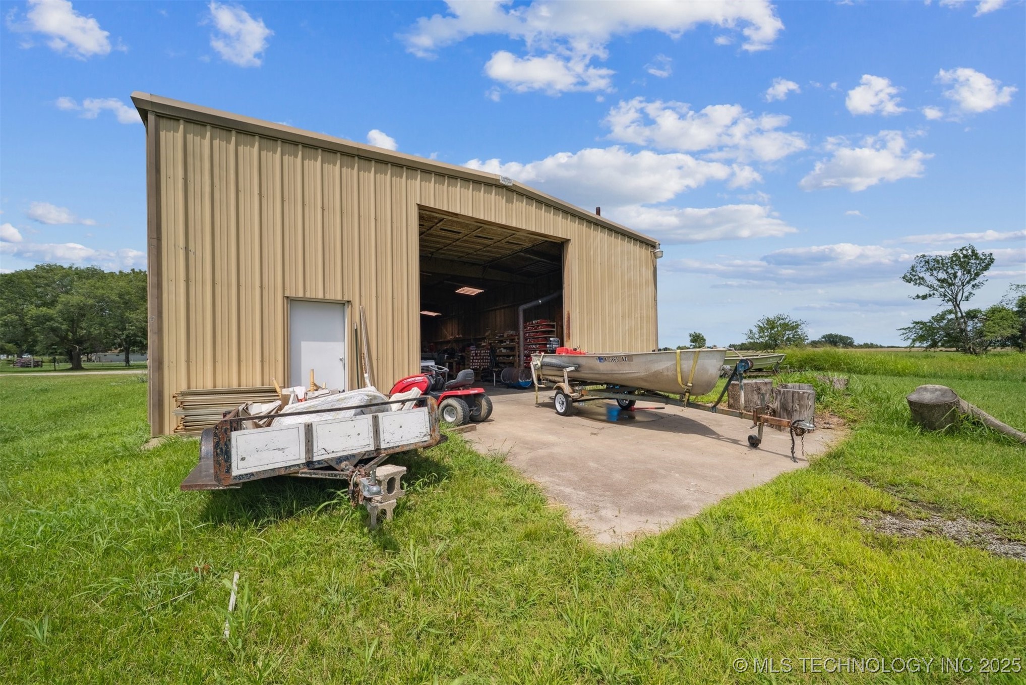 611 S Ash Street Property Photo 6