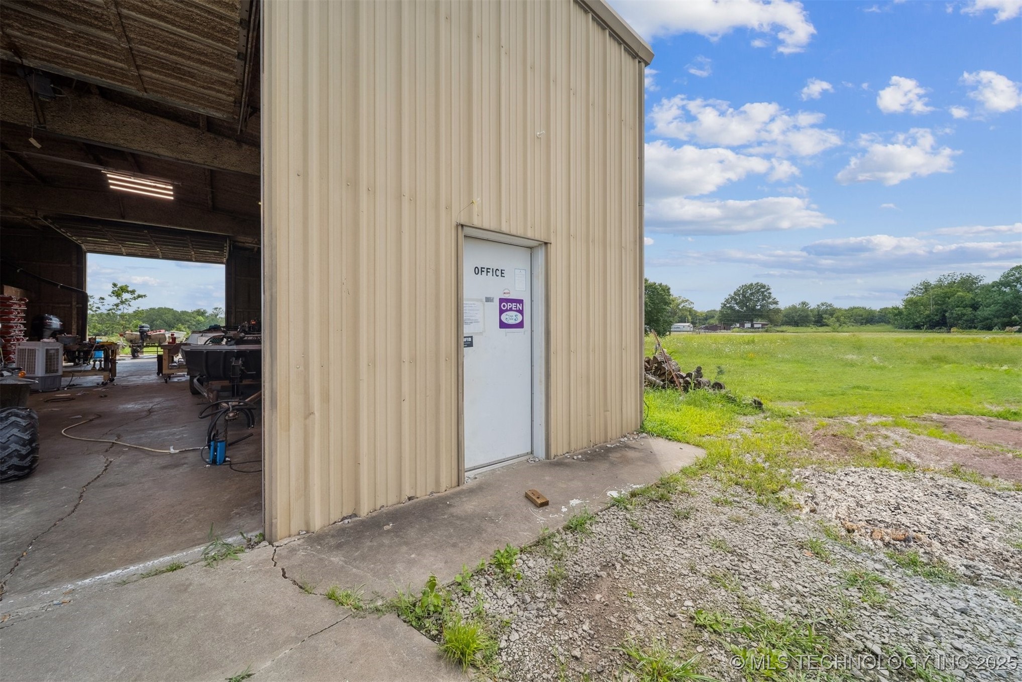 611 S Ash Street Property Photo 17