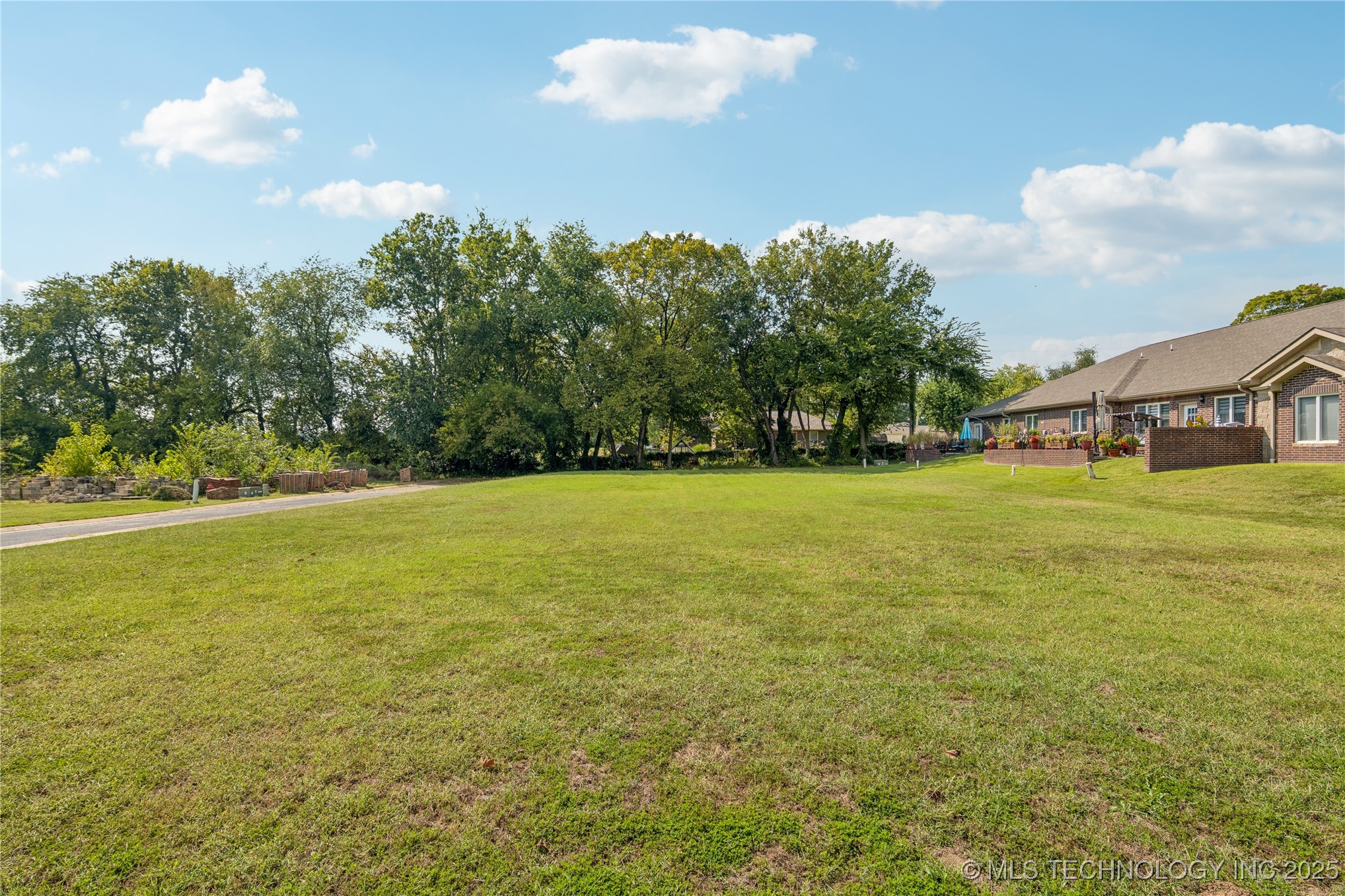 501 St Andrews Place Property Photo 8