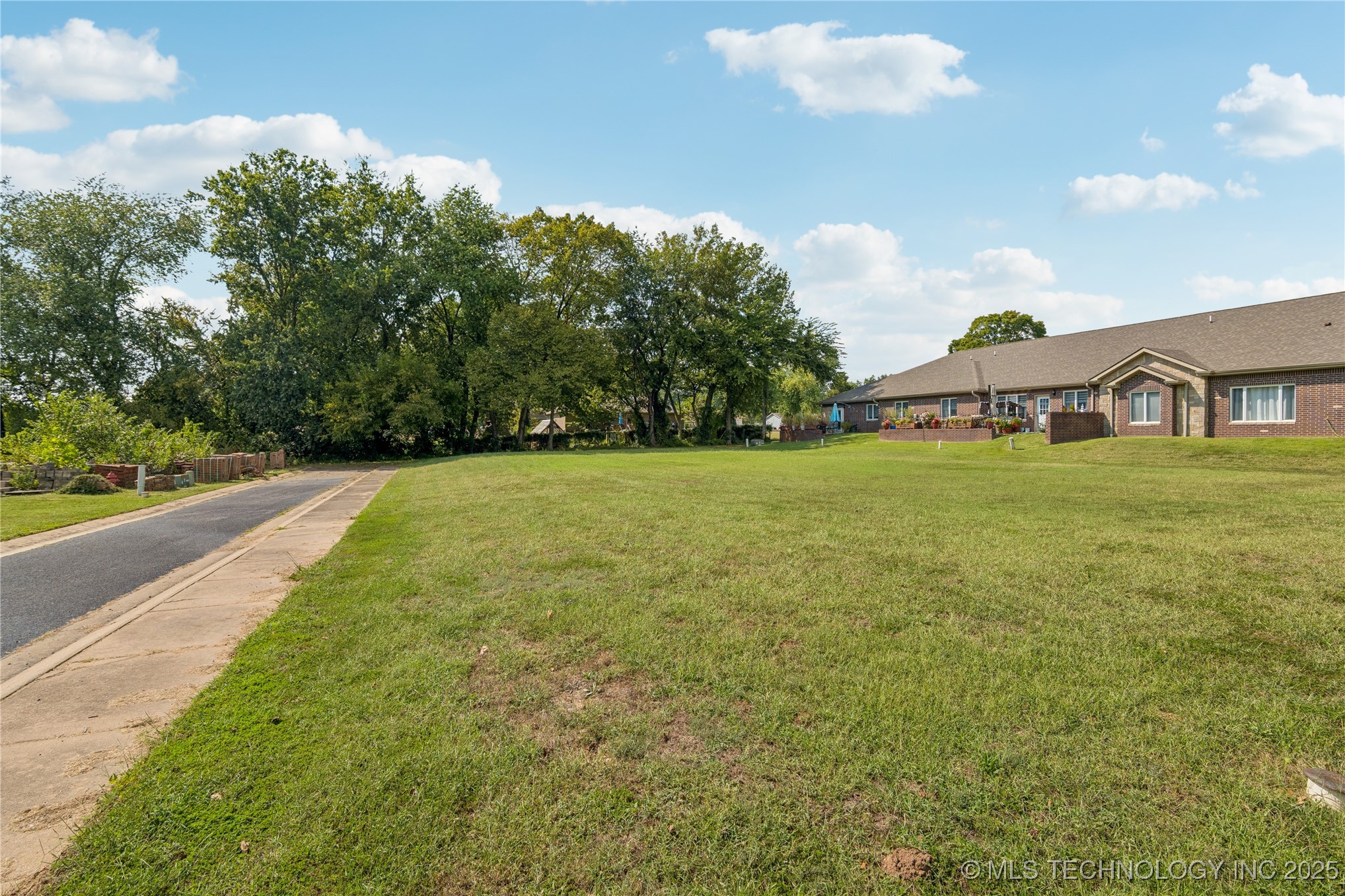 501 St Andrews Place Property Photo 10