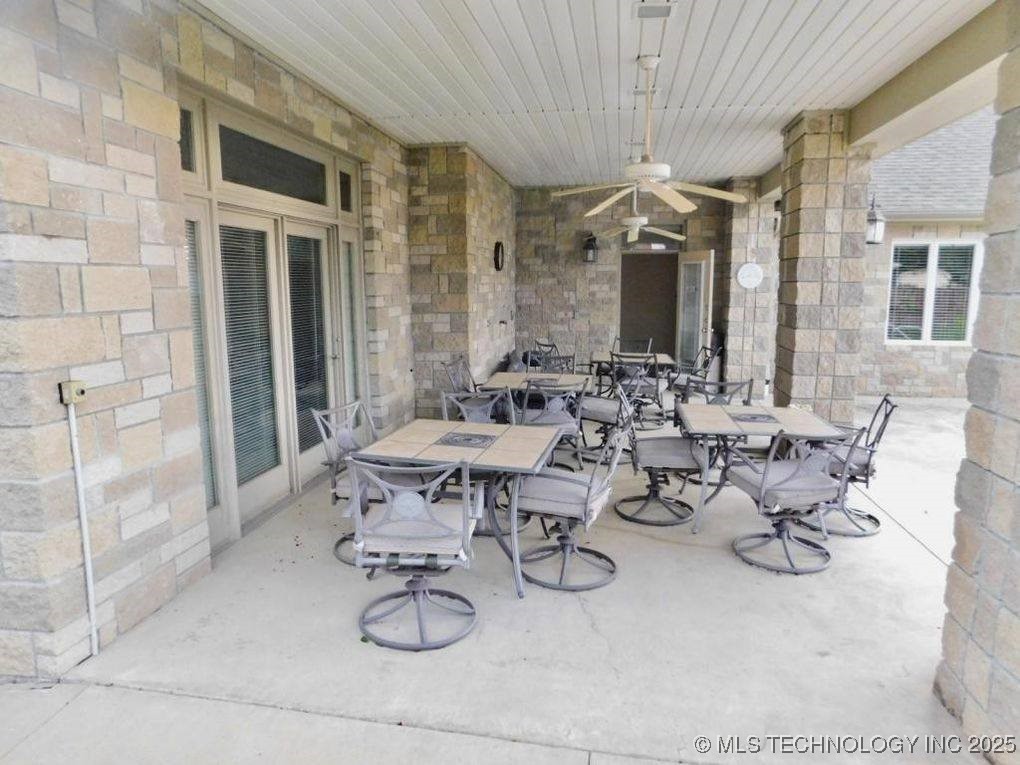 501 St Andrews Place Property Photo 18