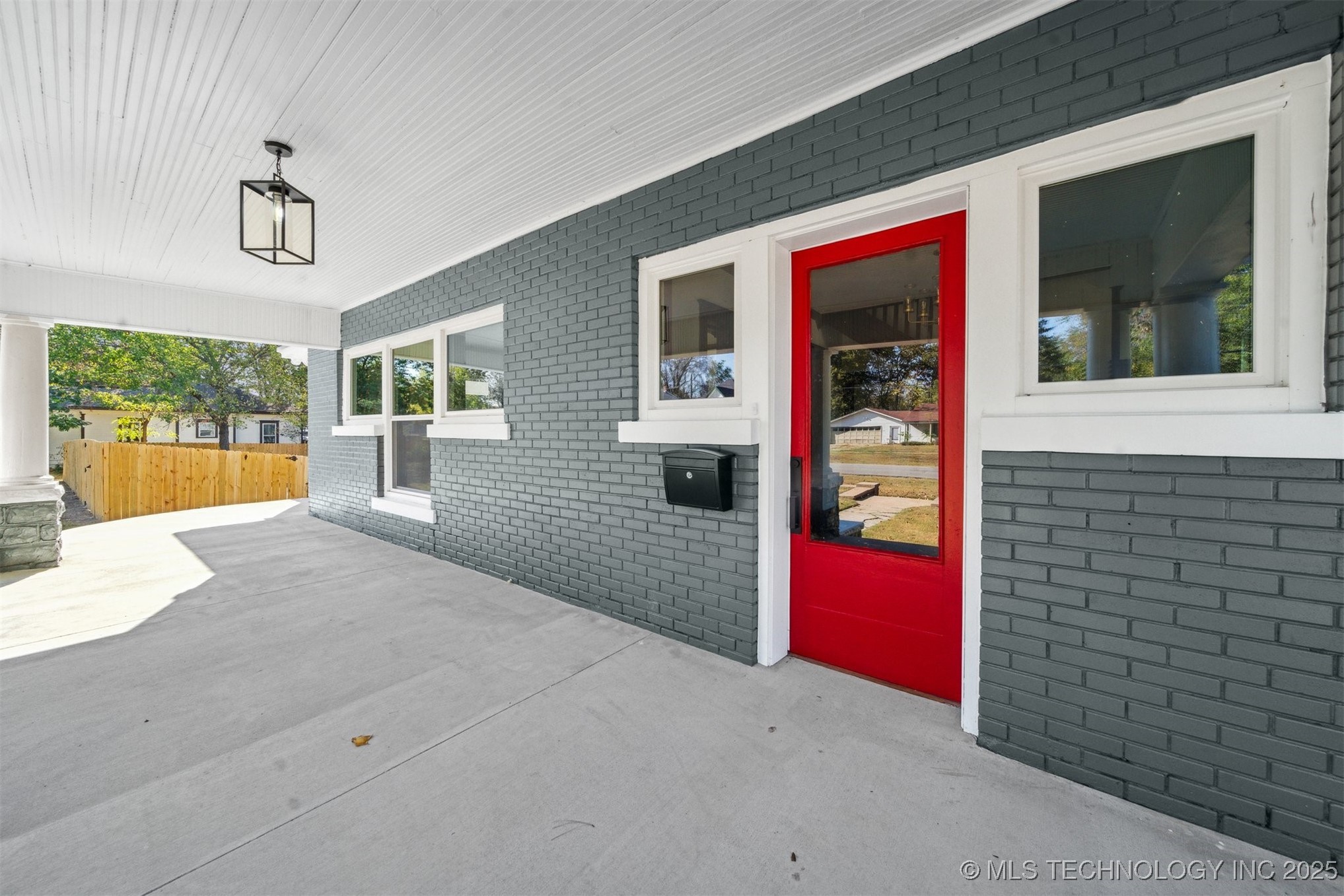 806 E Church Street Property Photo 5