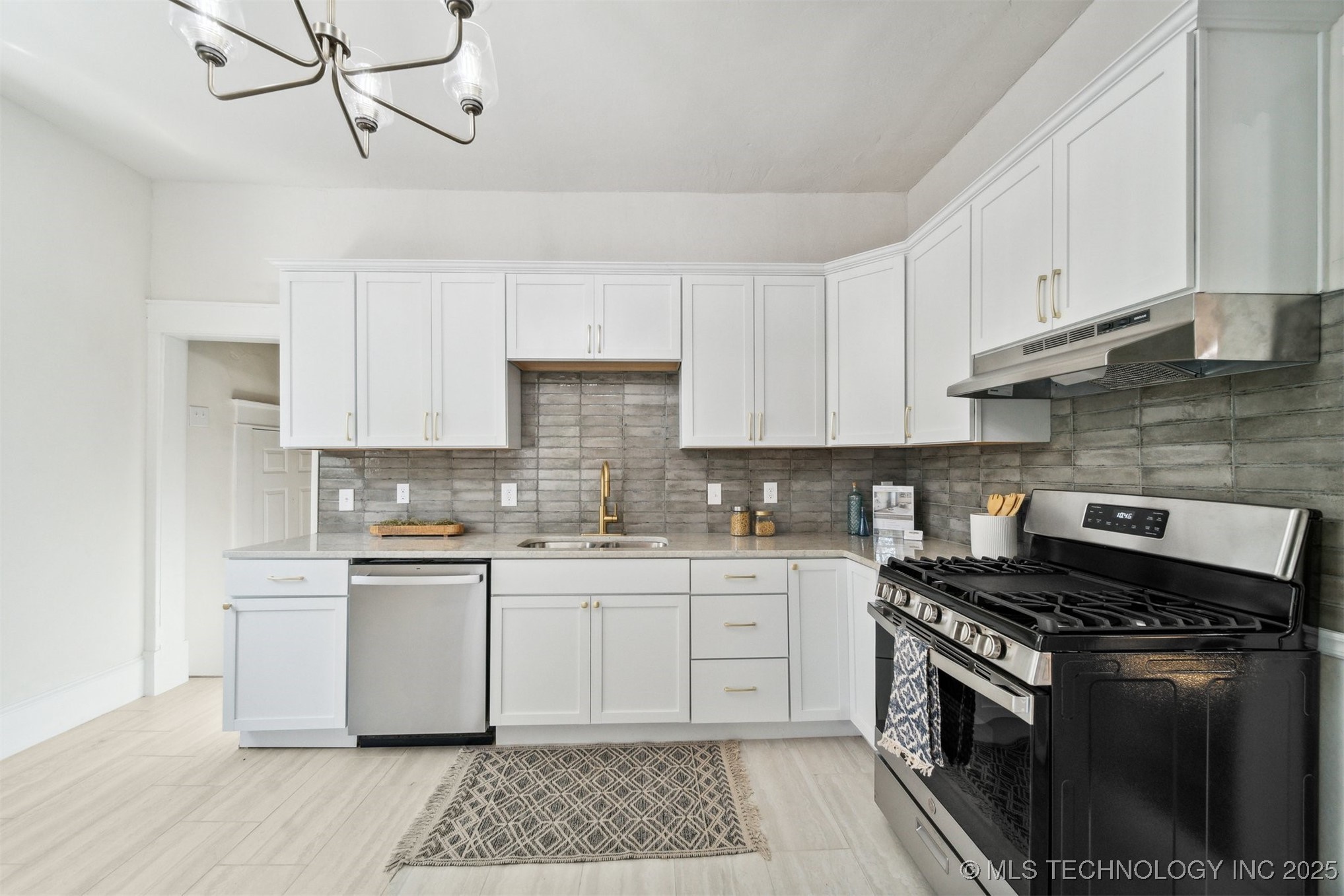 806 E Church Street Property Photo 22