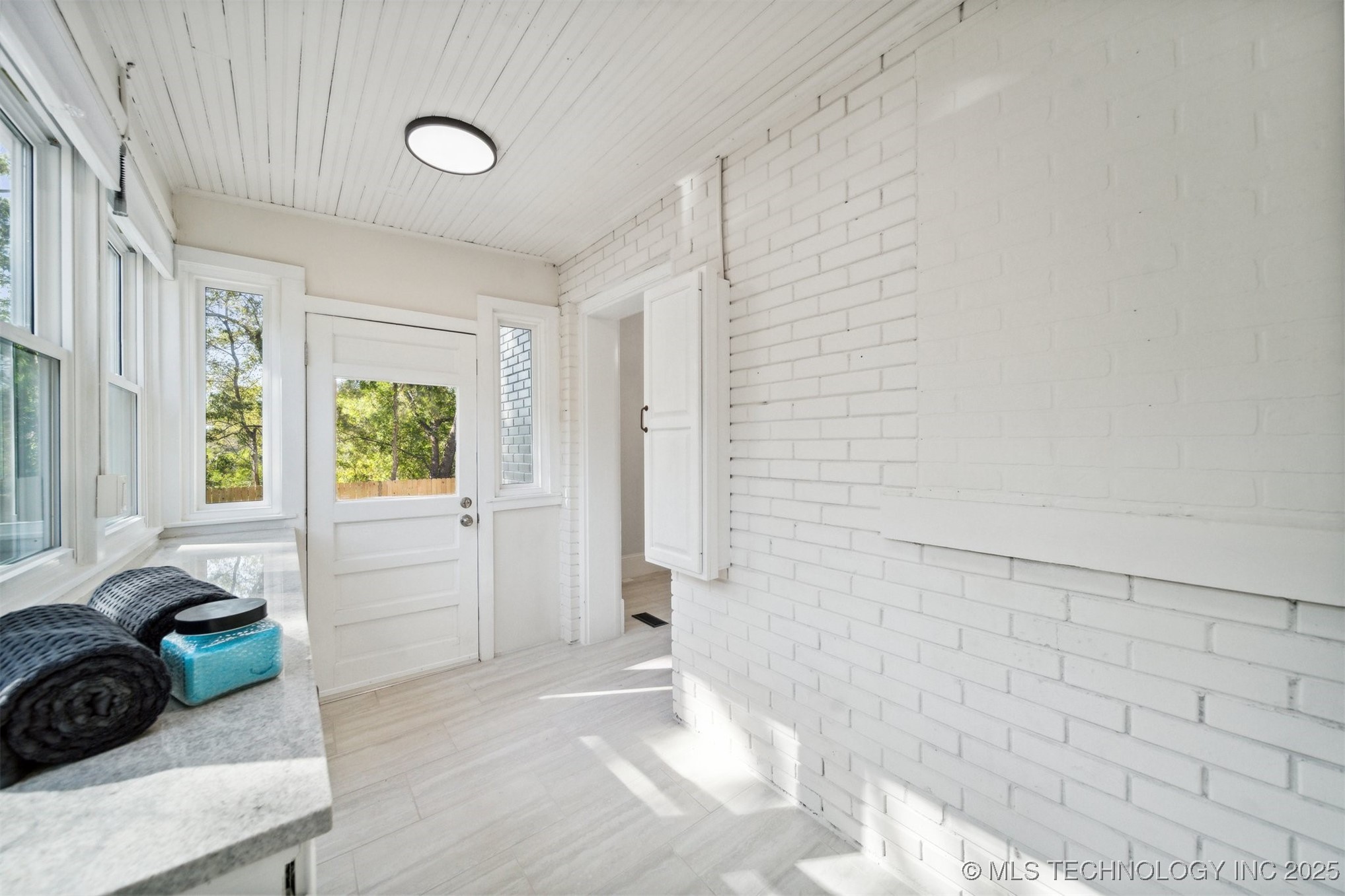 806 E Church Street Property Photo 27