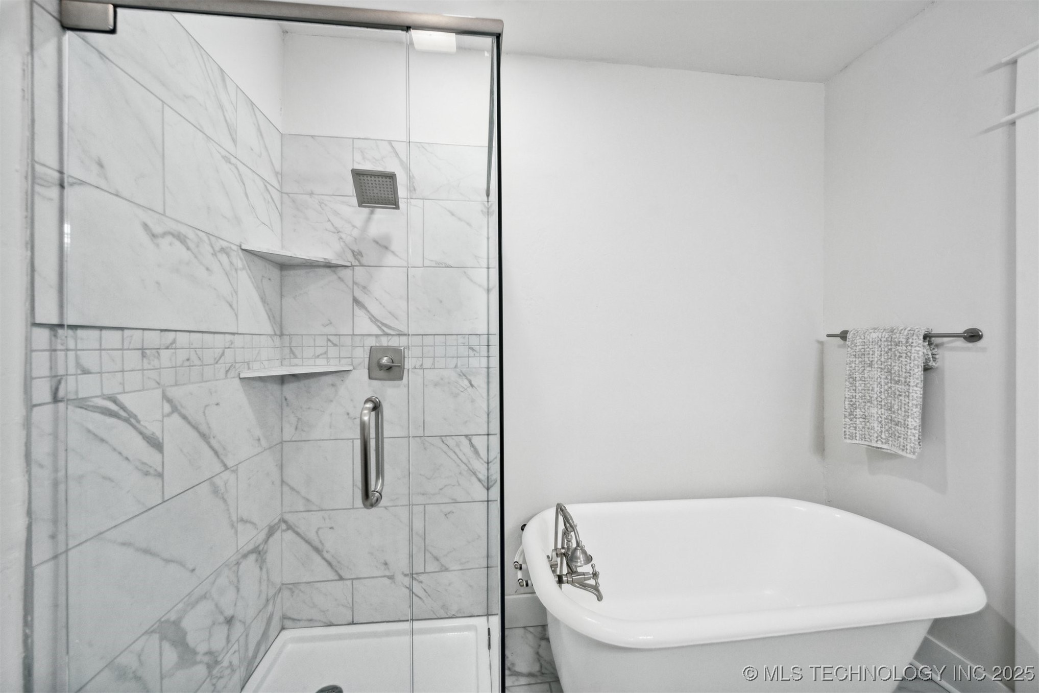 806 E Church Street Property Photo 38