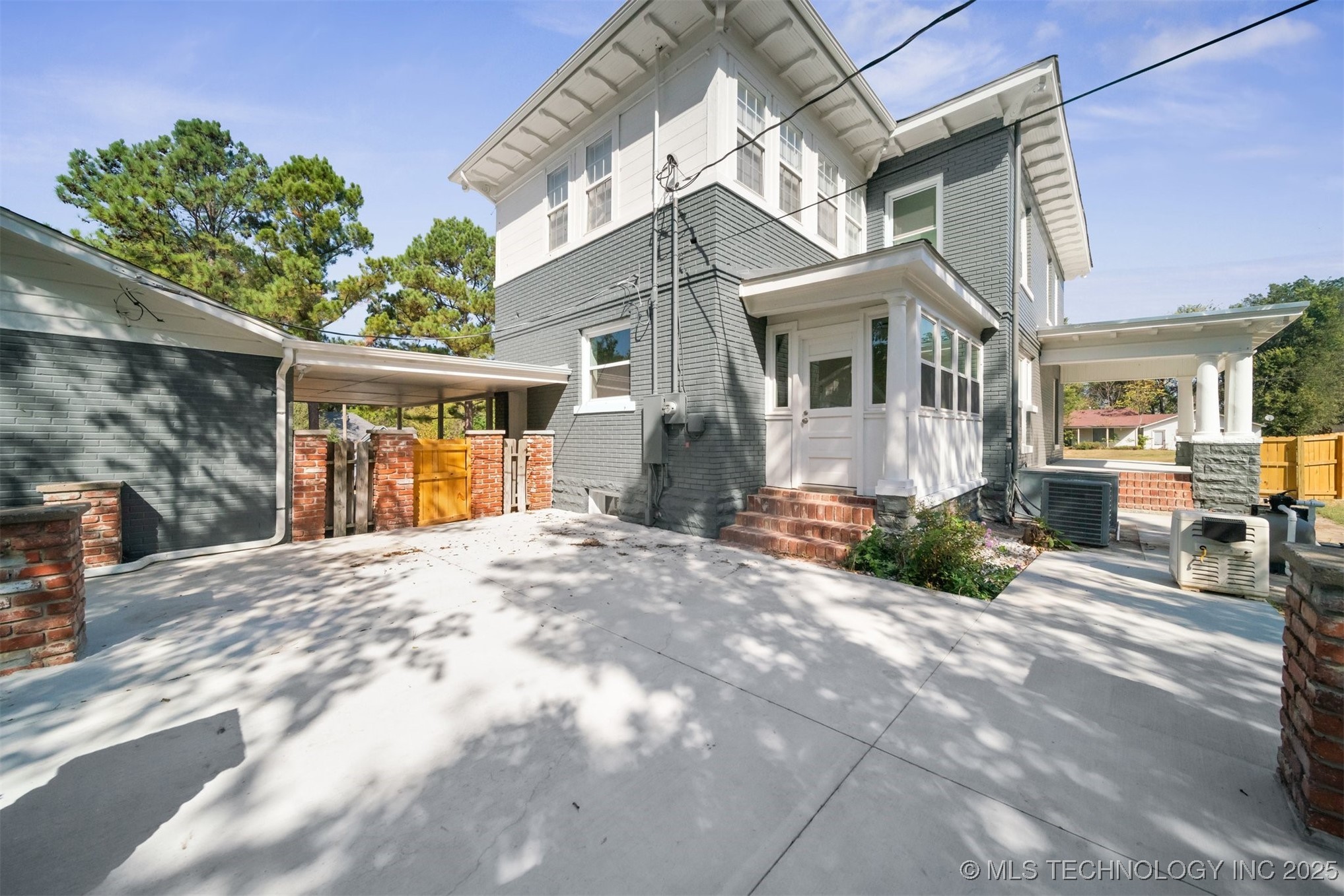 806 E Church Street Property Photo 53