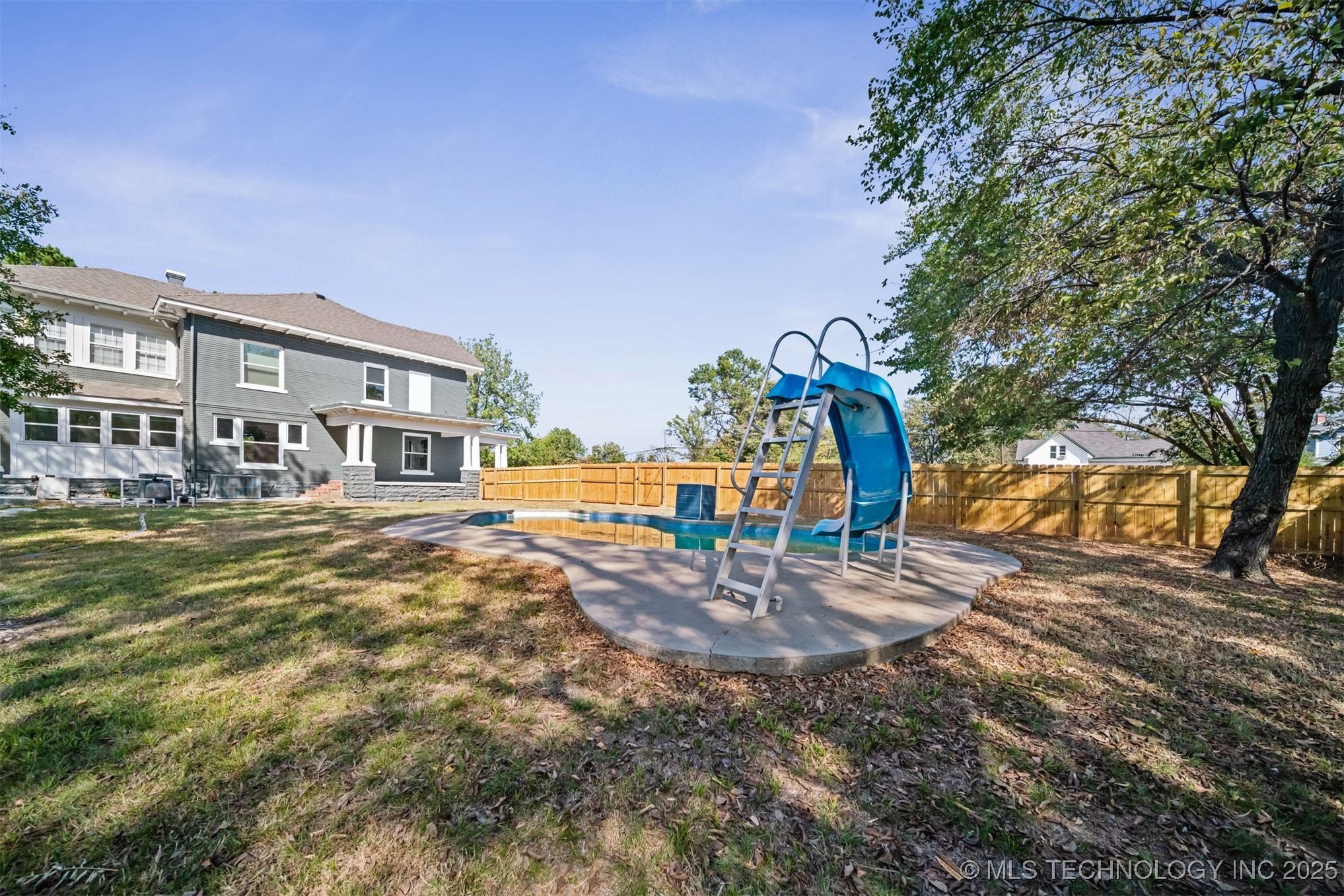 806 E Church Street Property Photo 57