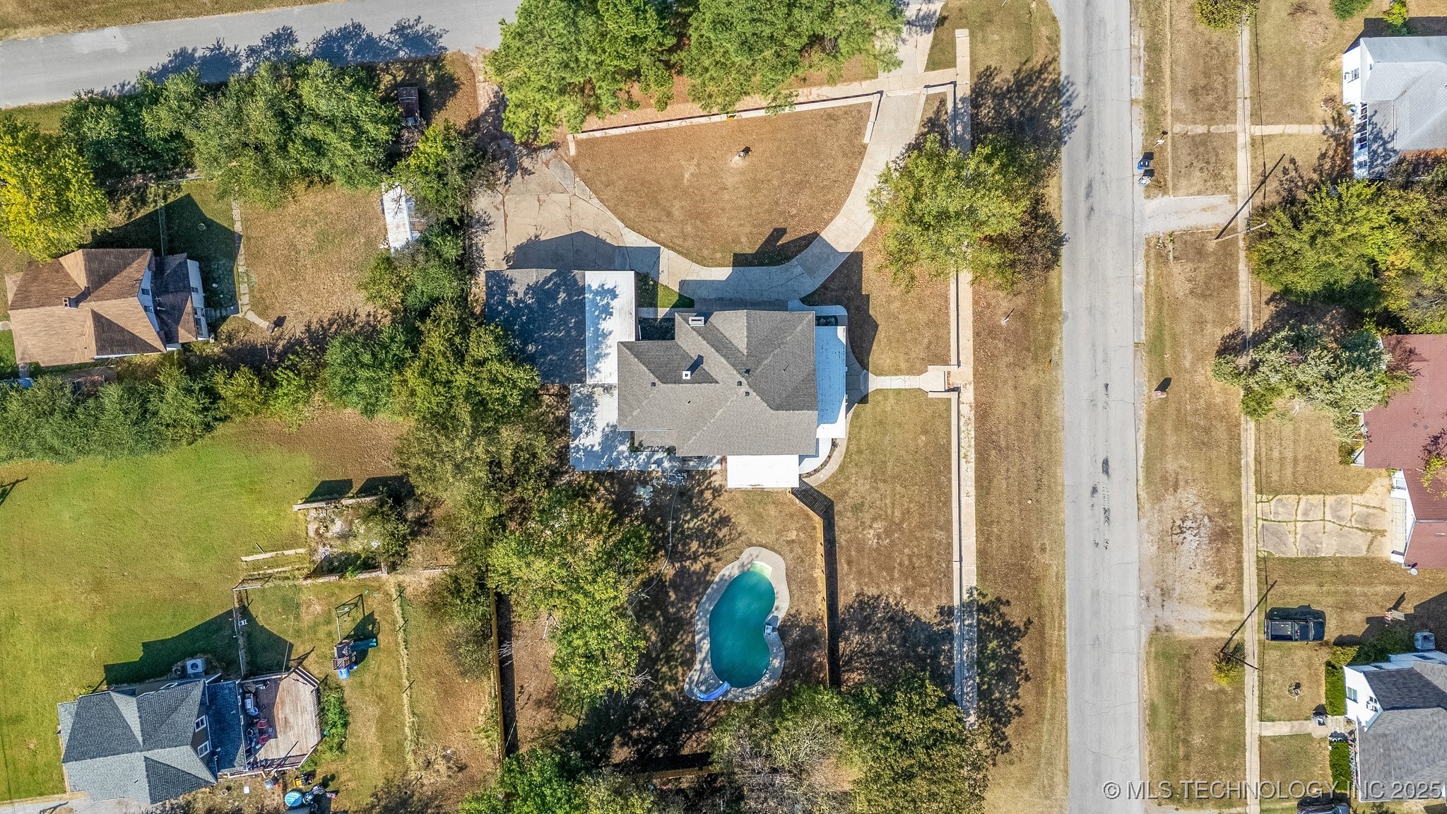 806 E Church Street Property Photo 62