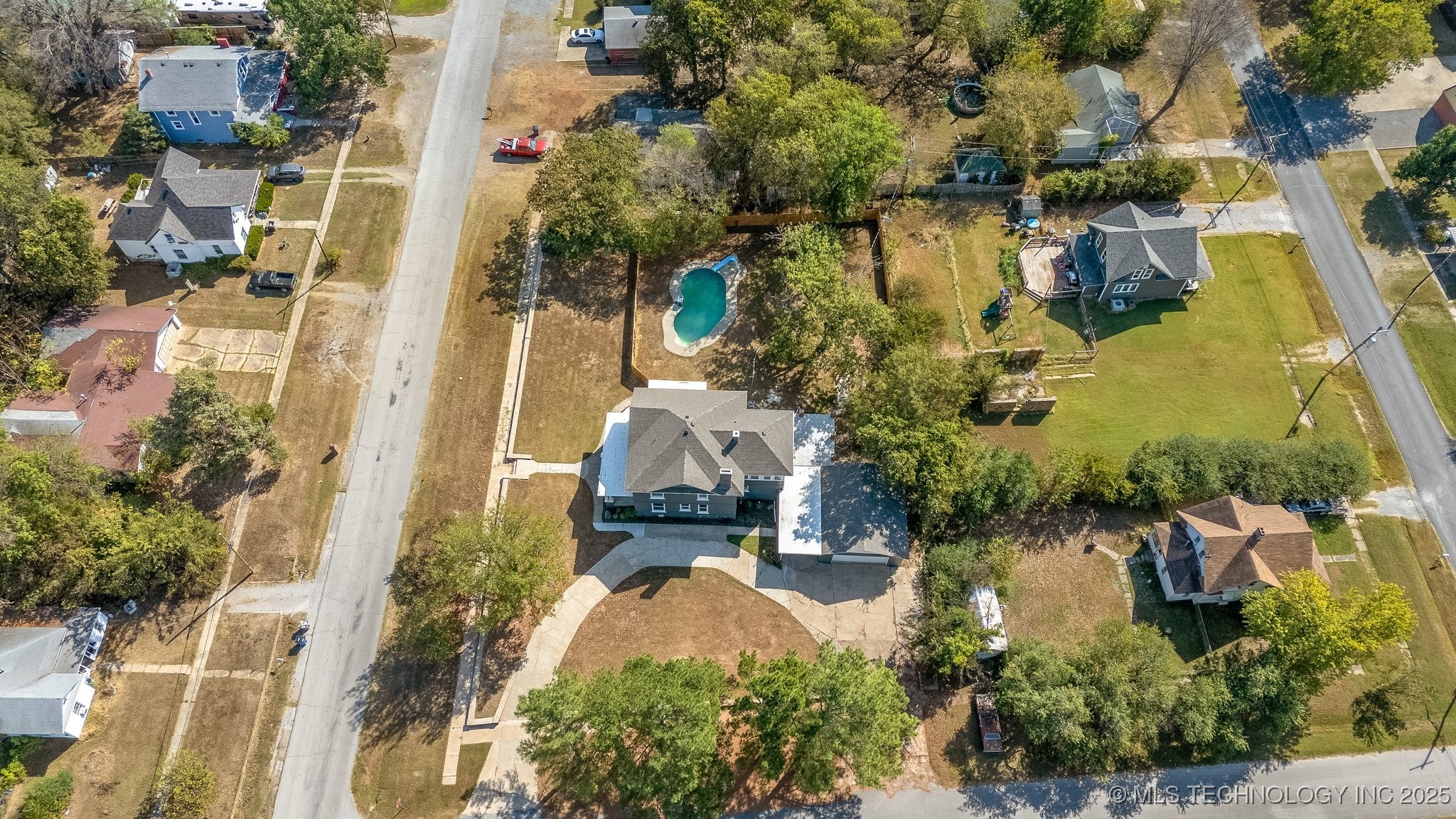 806 E Church Street Property Photo 63