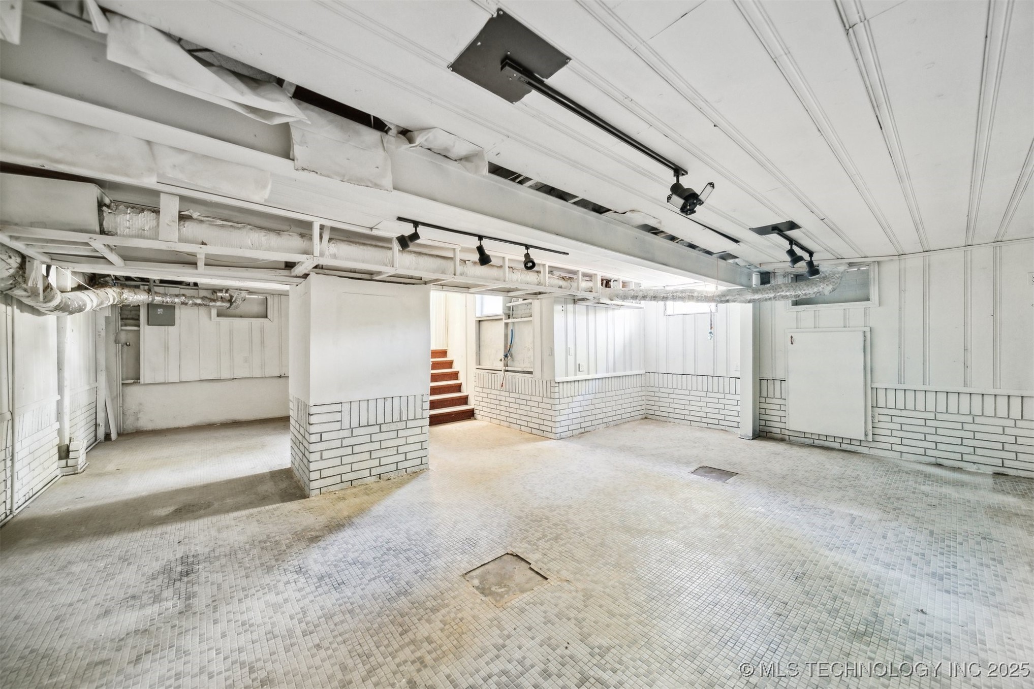 806 E Church Street Property Photo 65