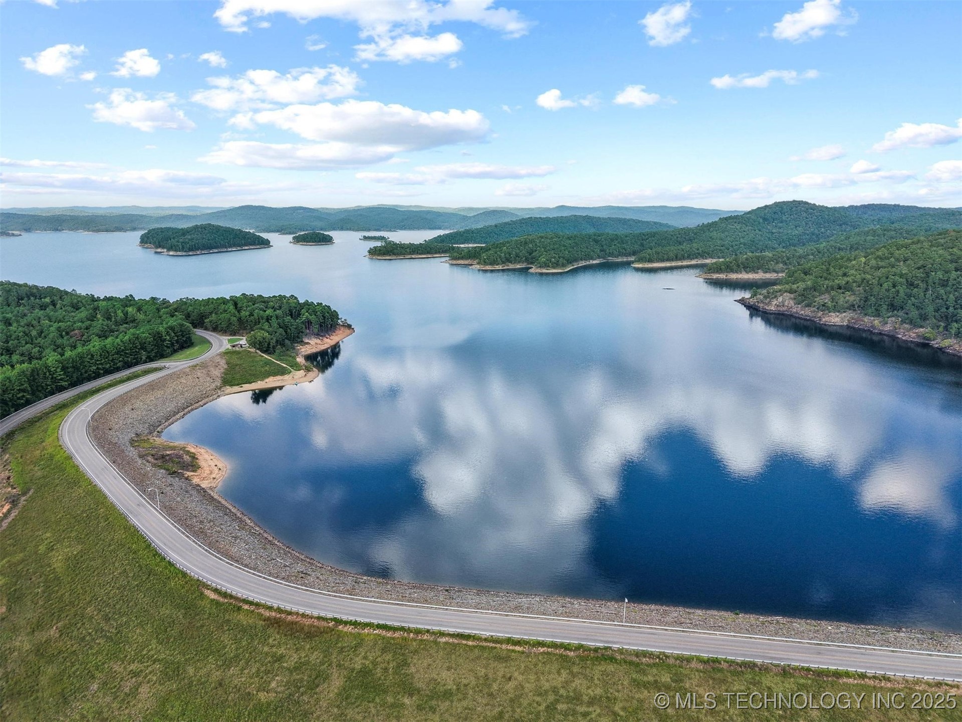 135 Stone Pine Property Photo 2