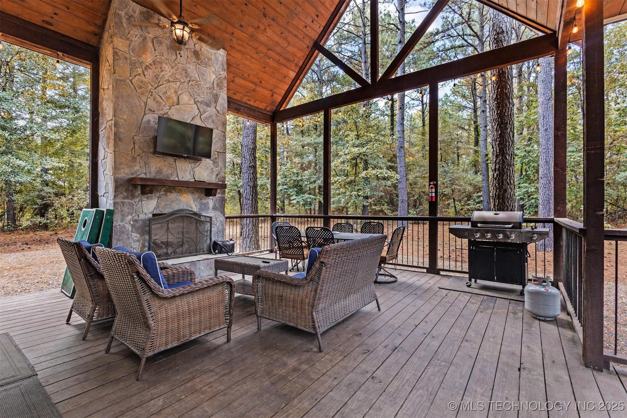 135 Stone Pine Property Photo 14