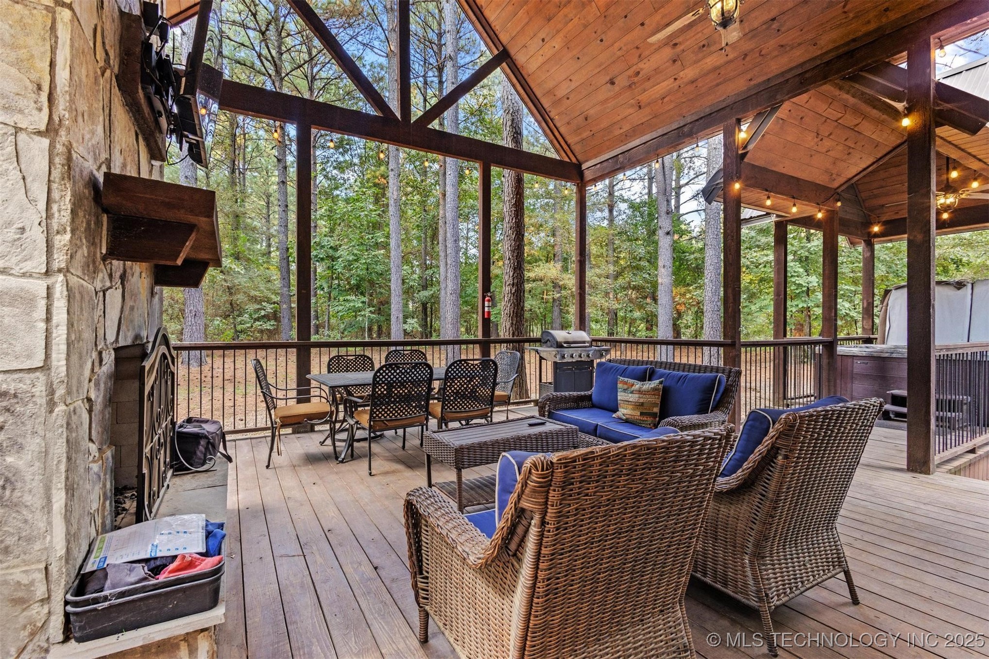 135 Stone Pine Property Photo 15