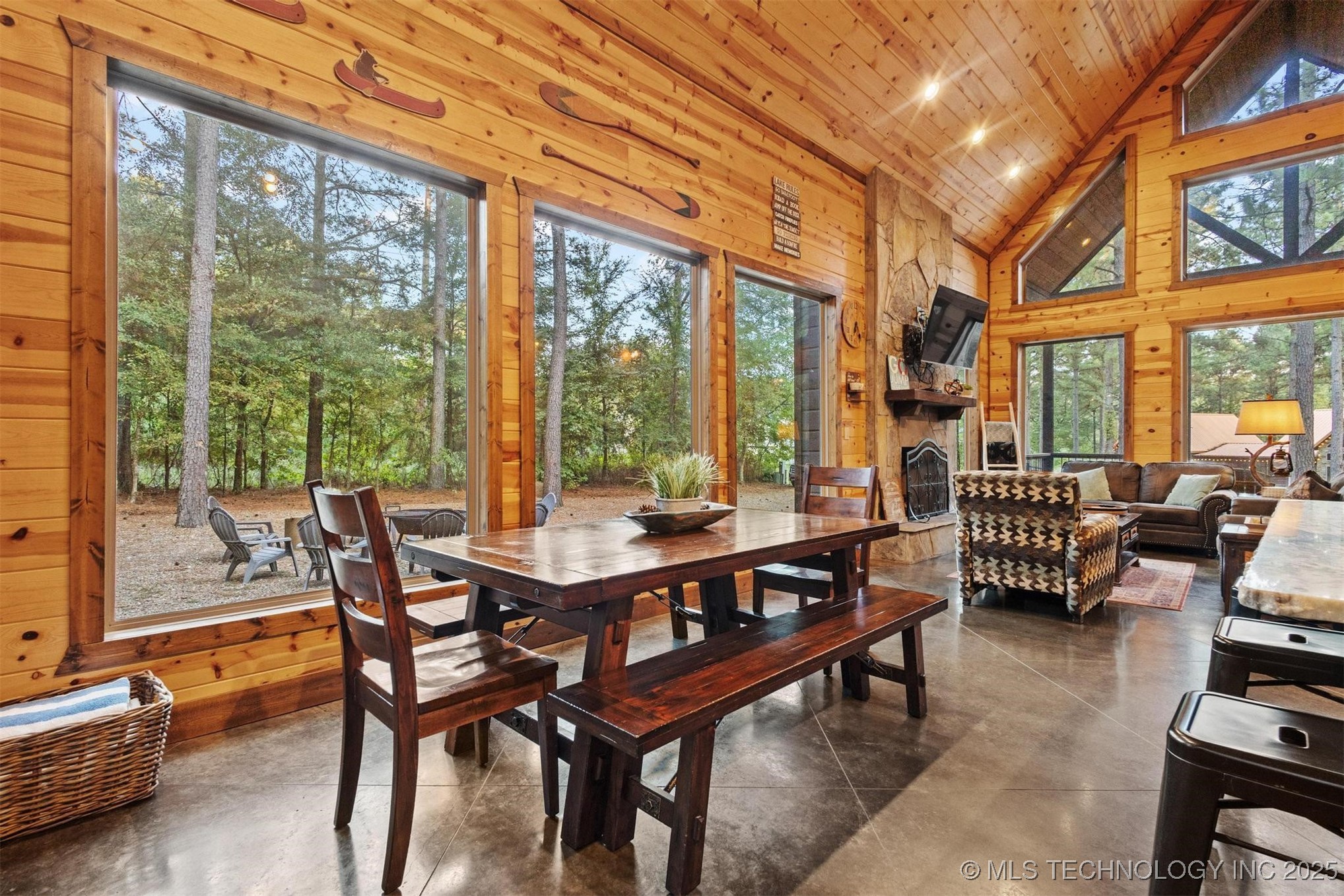 135 Stone Pine Property Photo 24